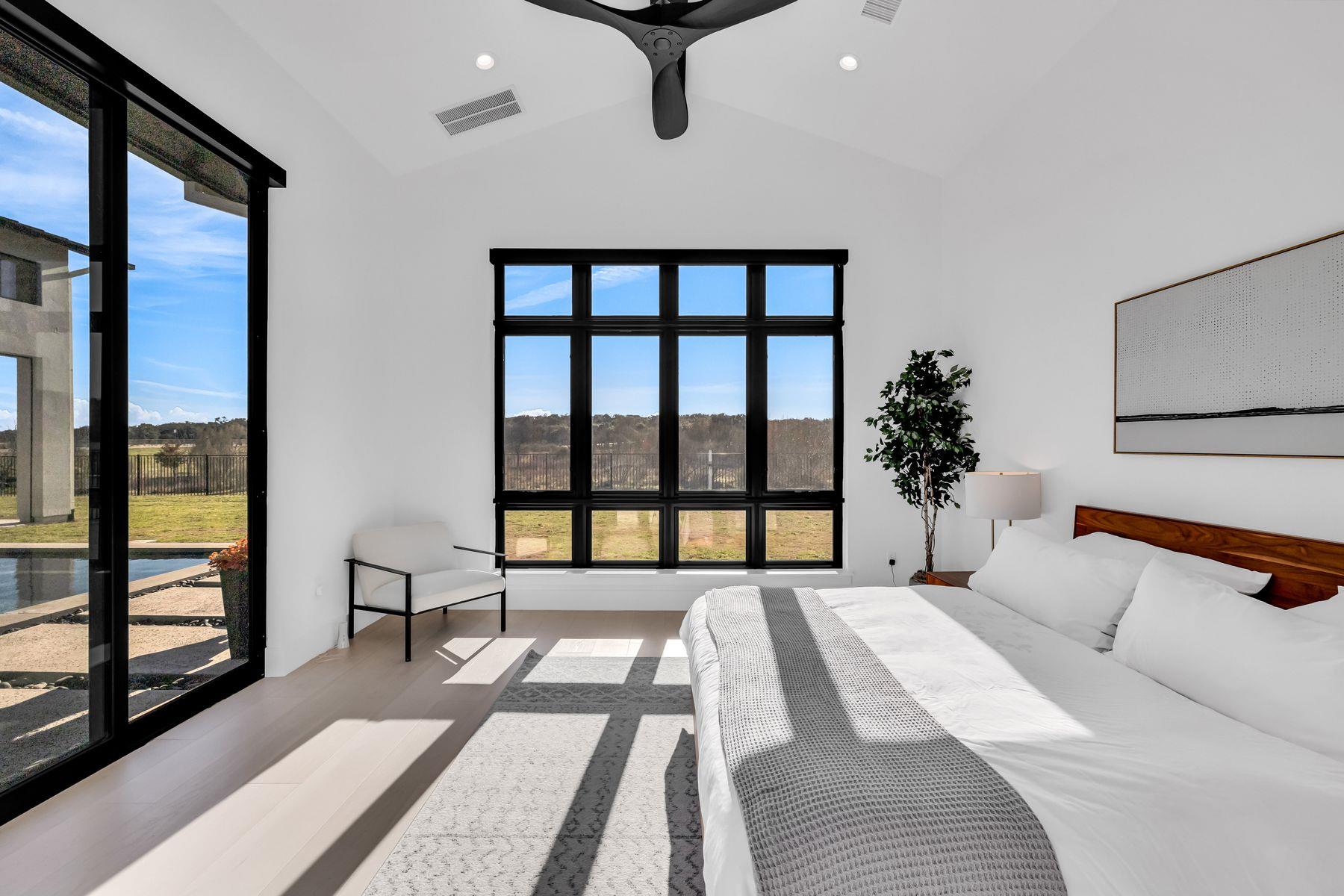 420 Waters Edge CV