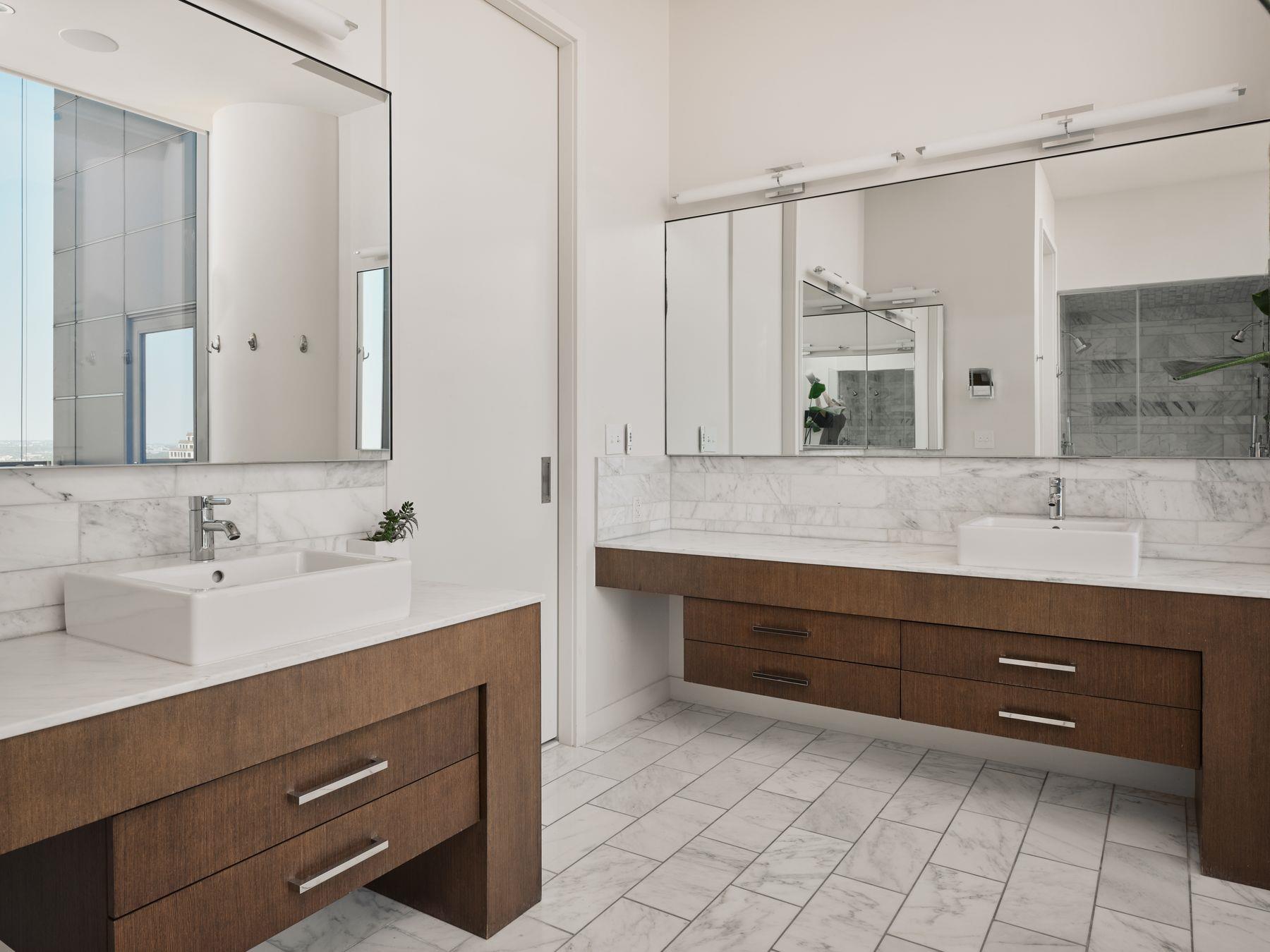 210 Lavaca ST # 3504