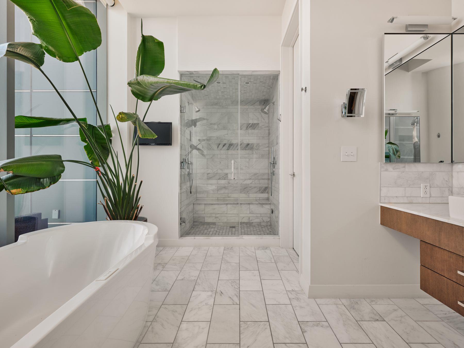 210 Lavaca ST # 3504