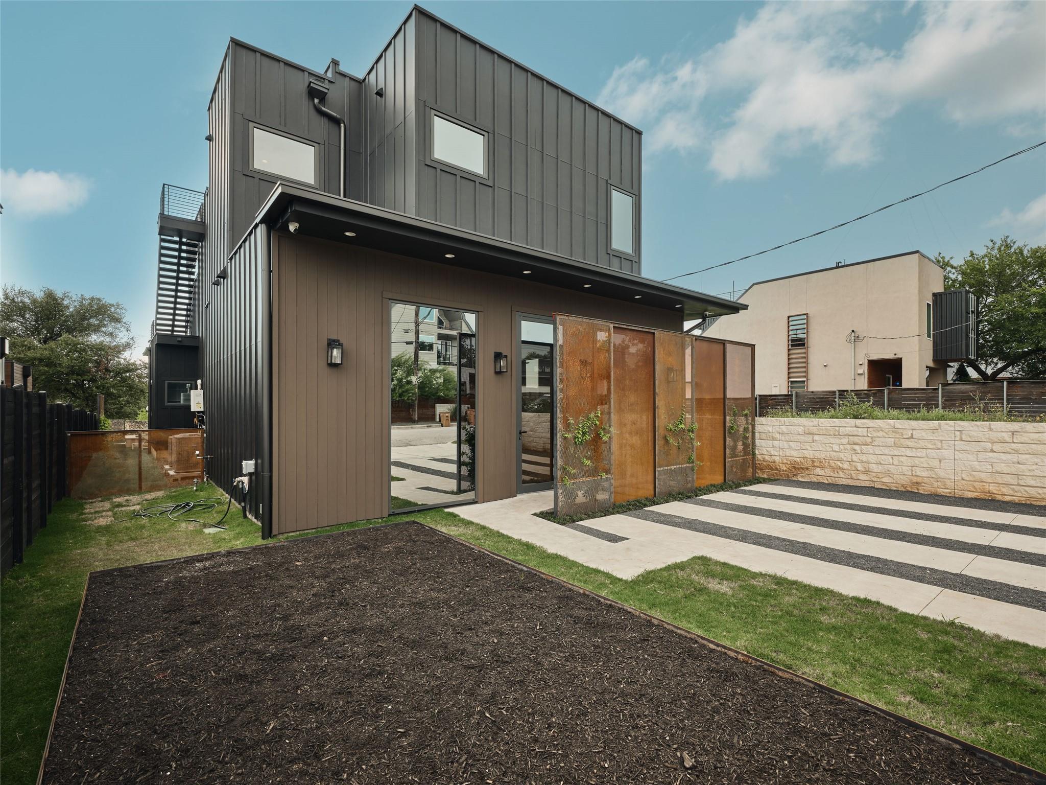 412 Kemp ST