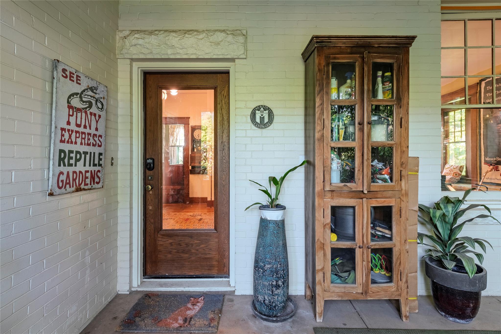1305 W 22nd ST