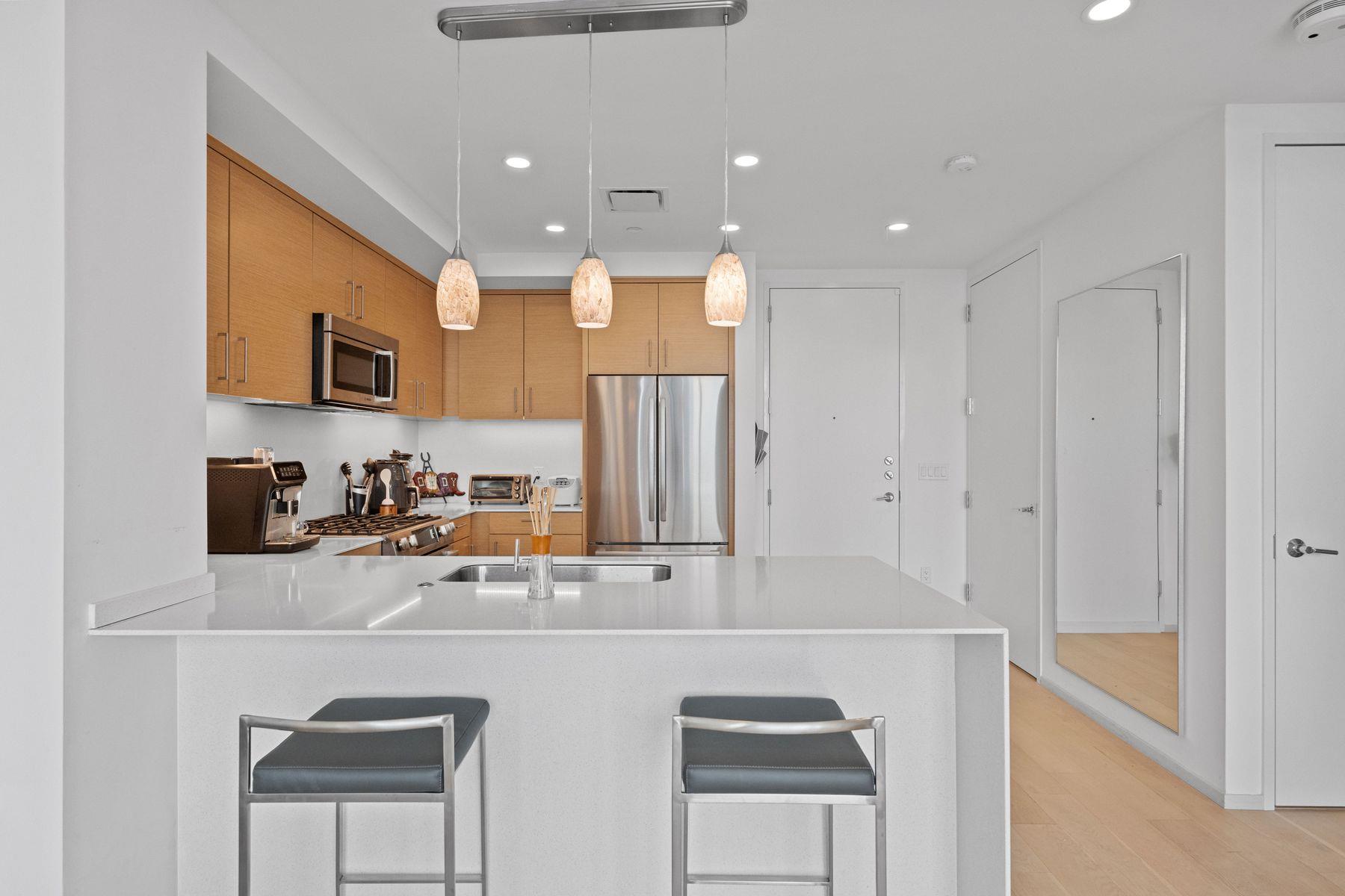 301 West Ave # 2902
