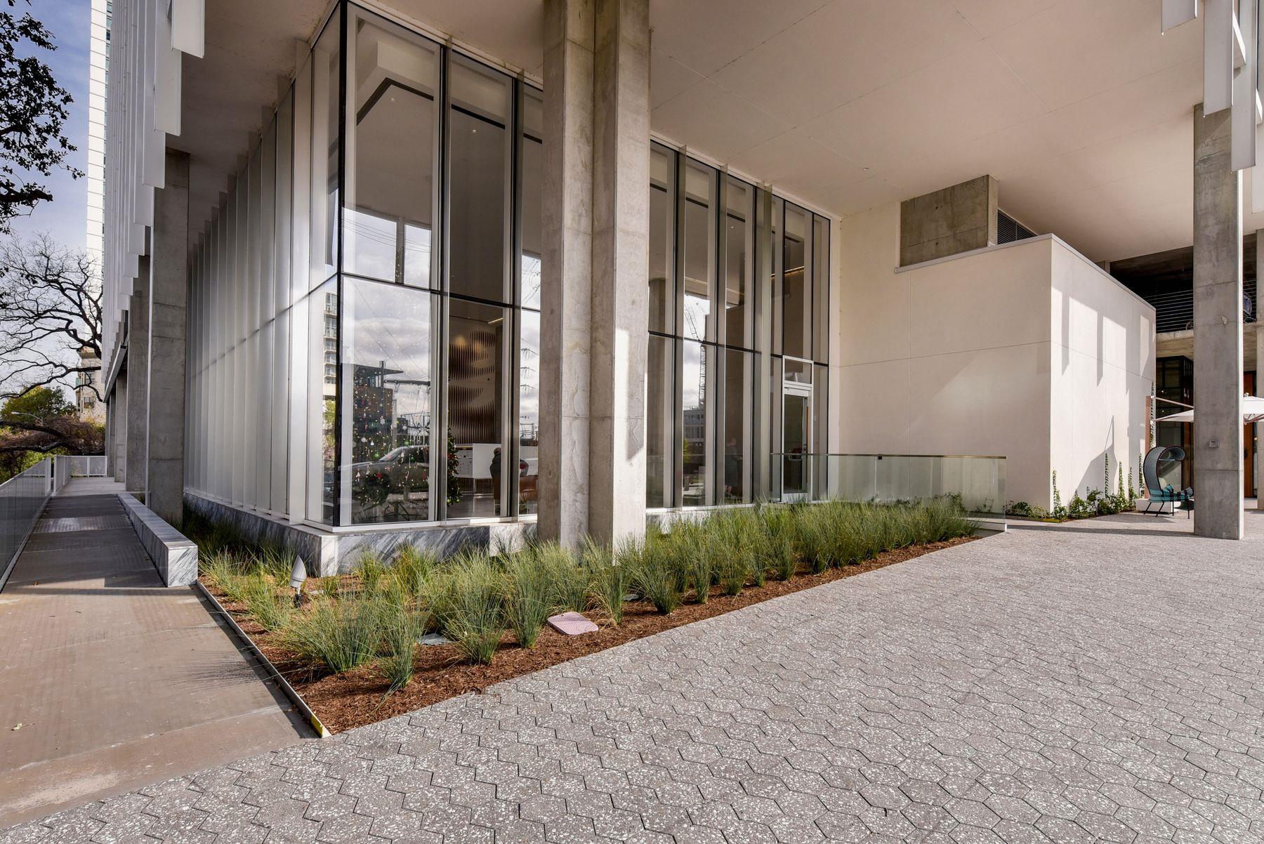 301 West Ave # 2902