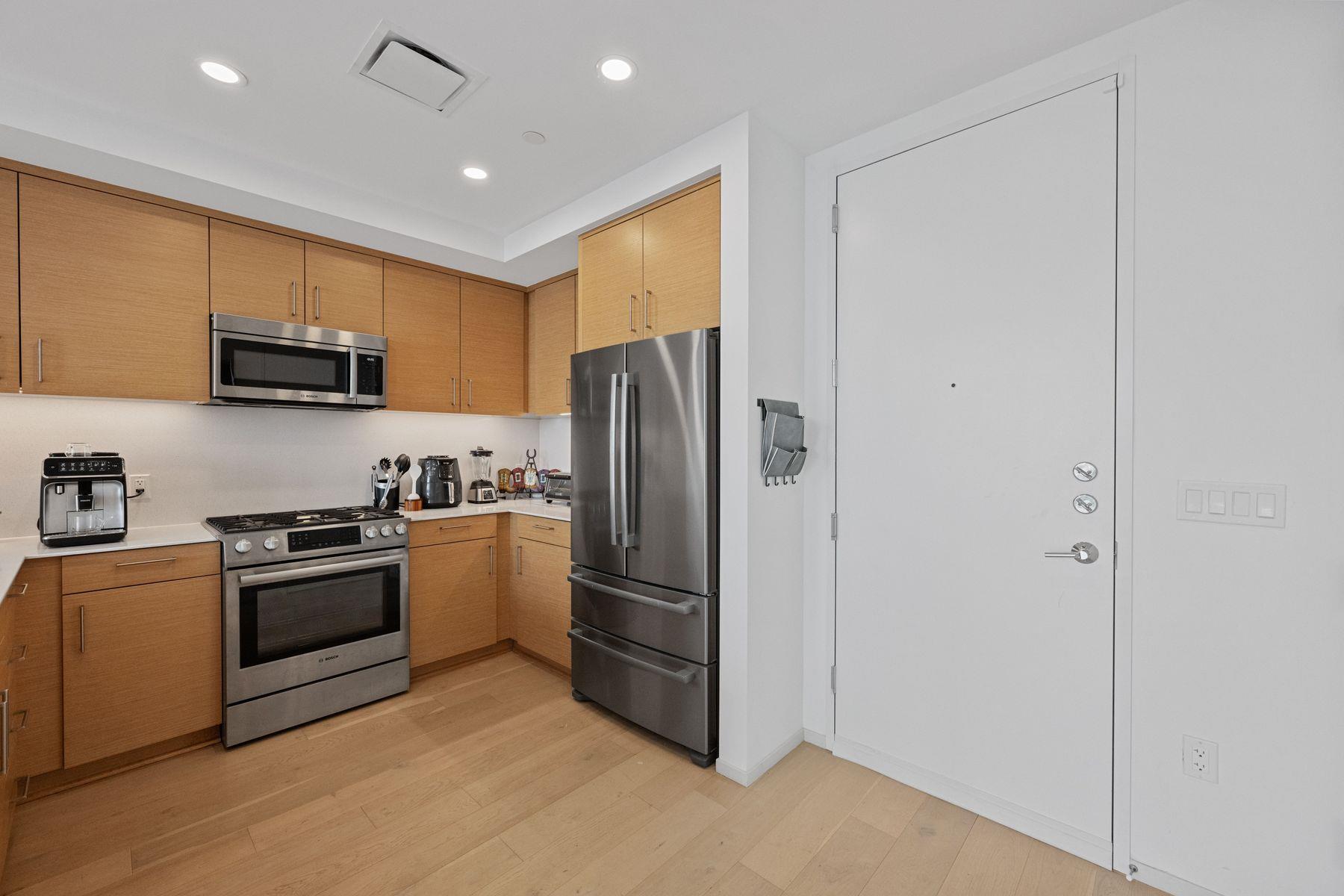 301 West Ave # 2902