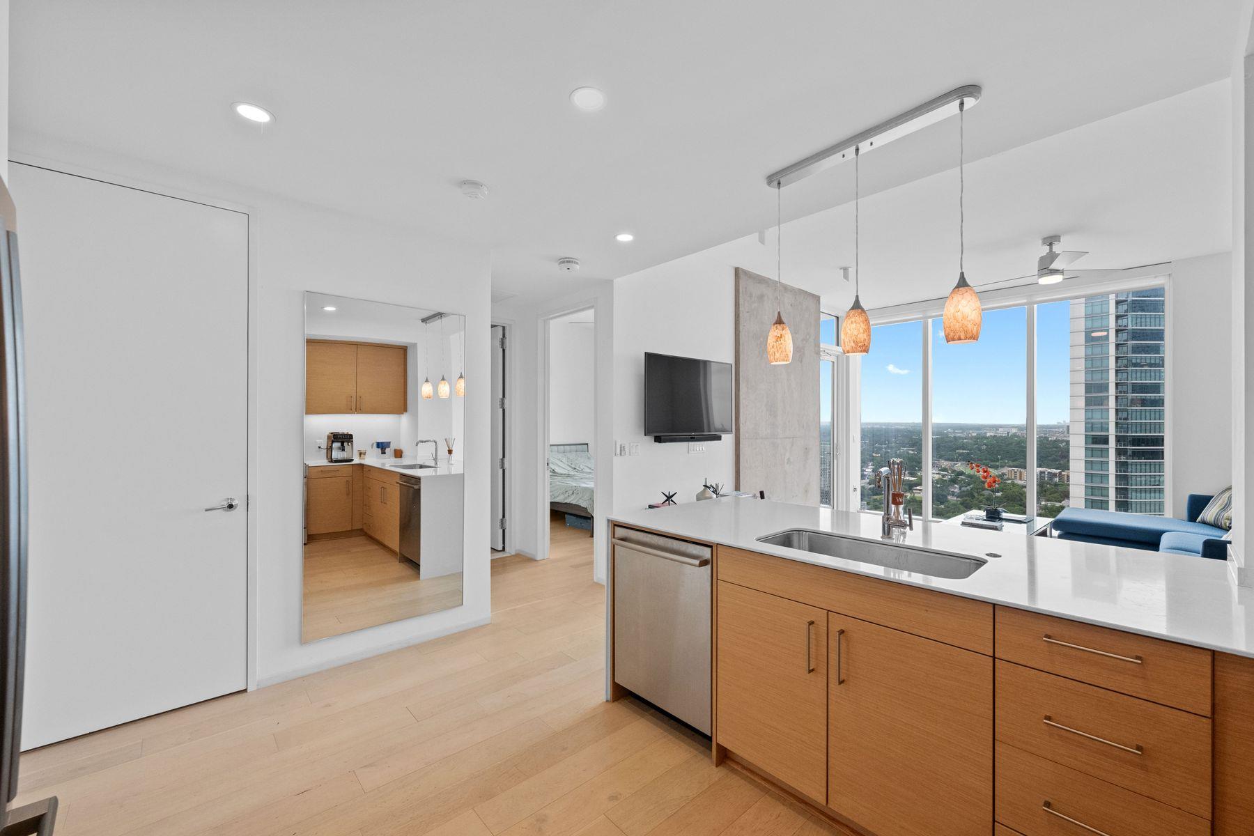 301 West Ave # 2902