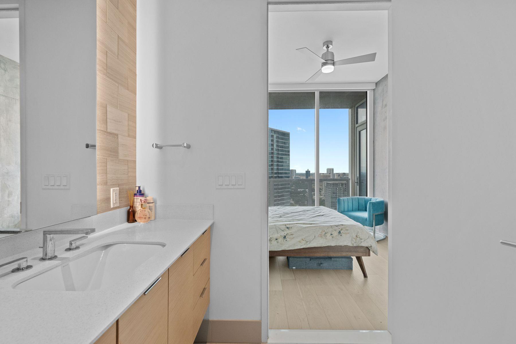 301 West Ave # 2902