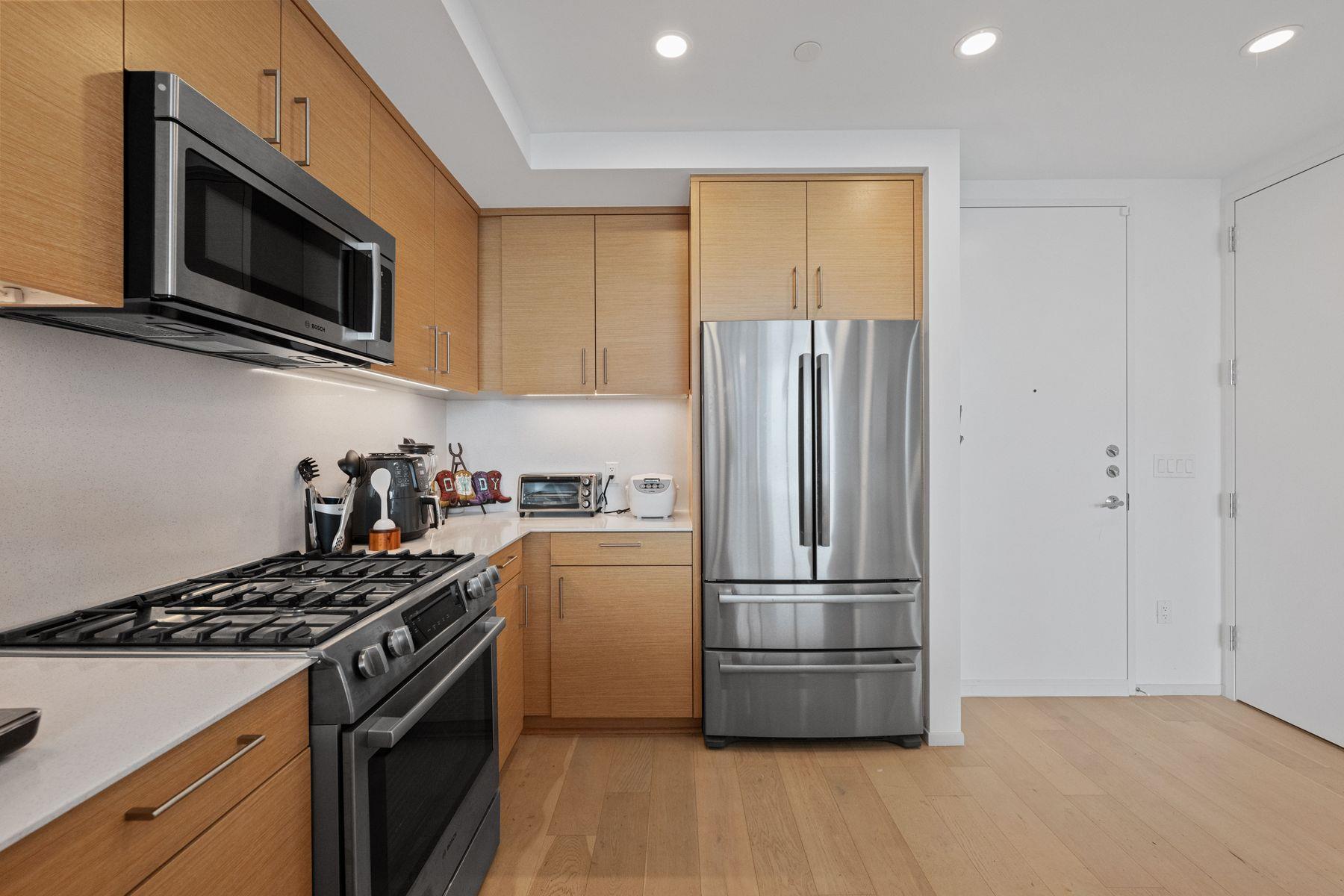 301 West Ave # 2902