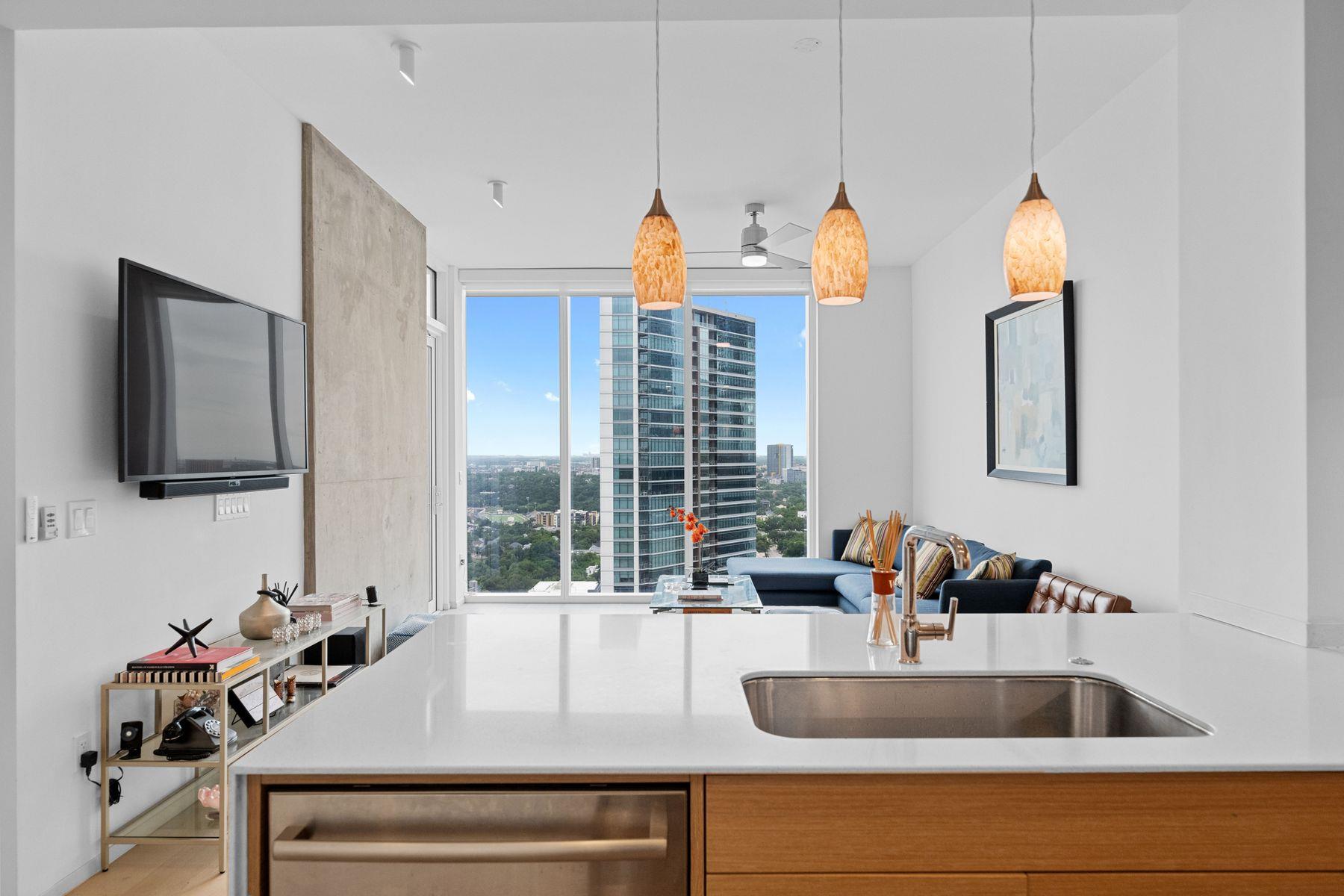 301 West Ave # 2902
