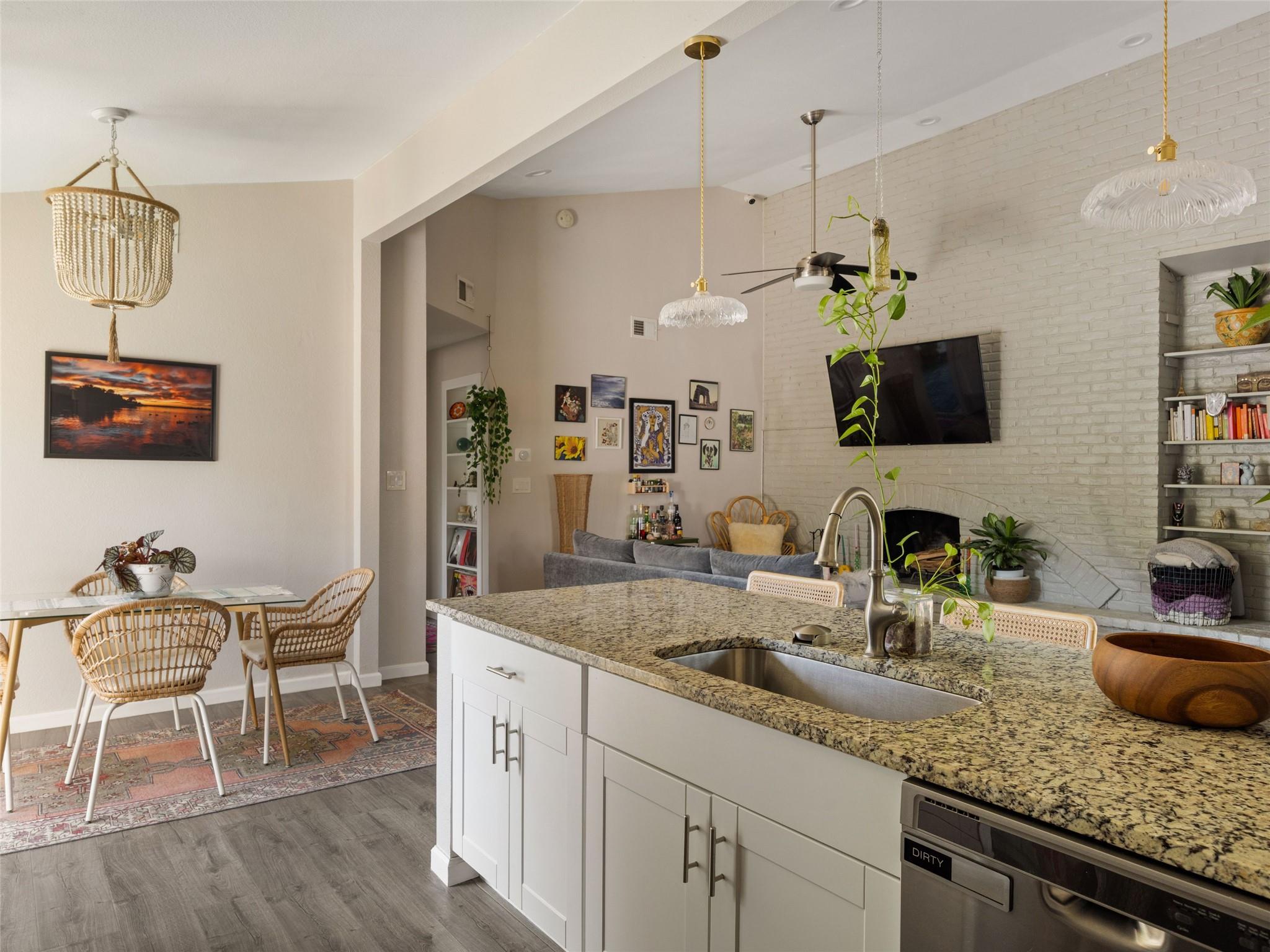 1307 E Saint Johns Ave # B, Austin Unit: B