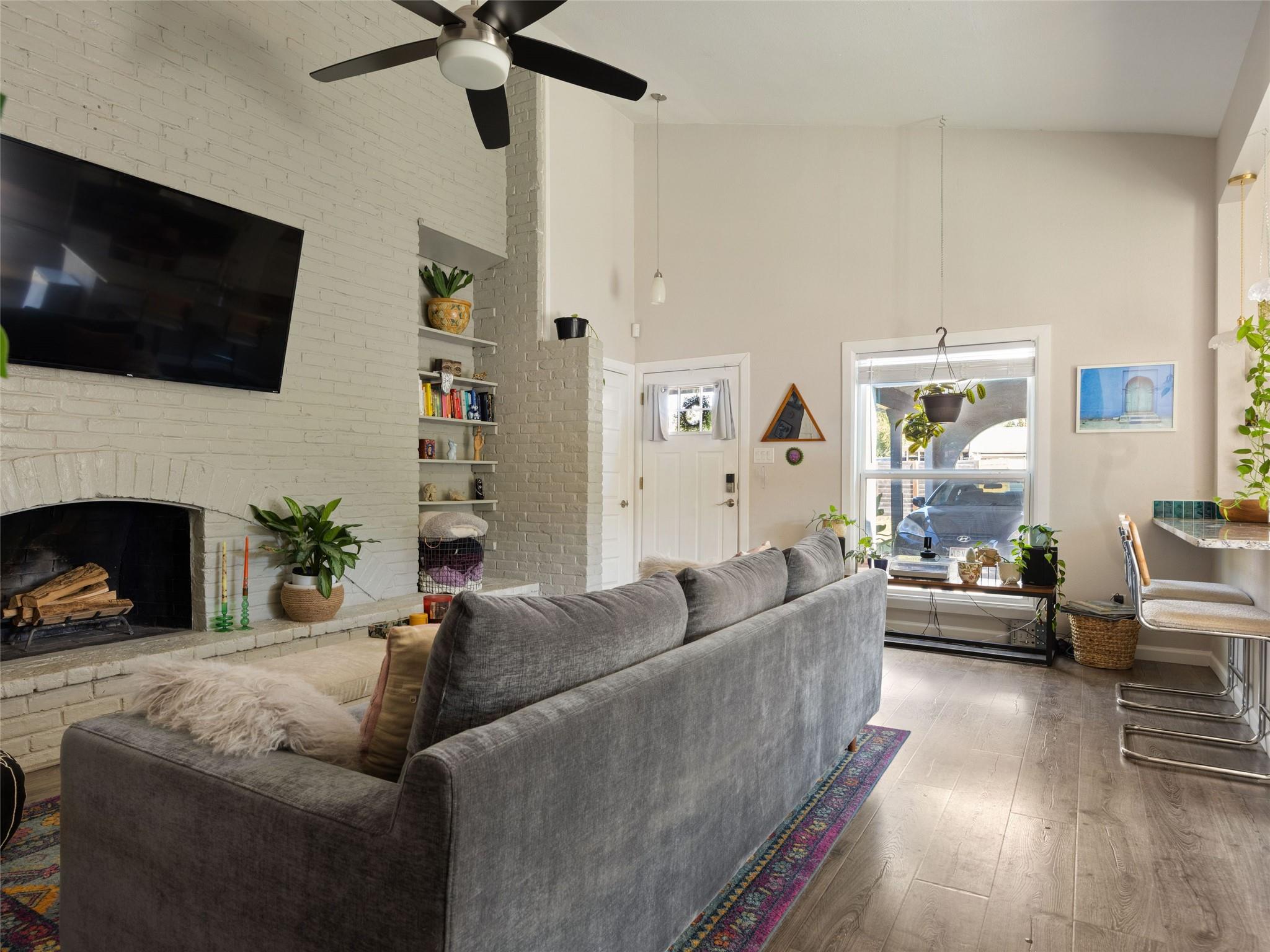 1307 E Saint Johns Ave # B, Austin Unit: B