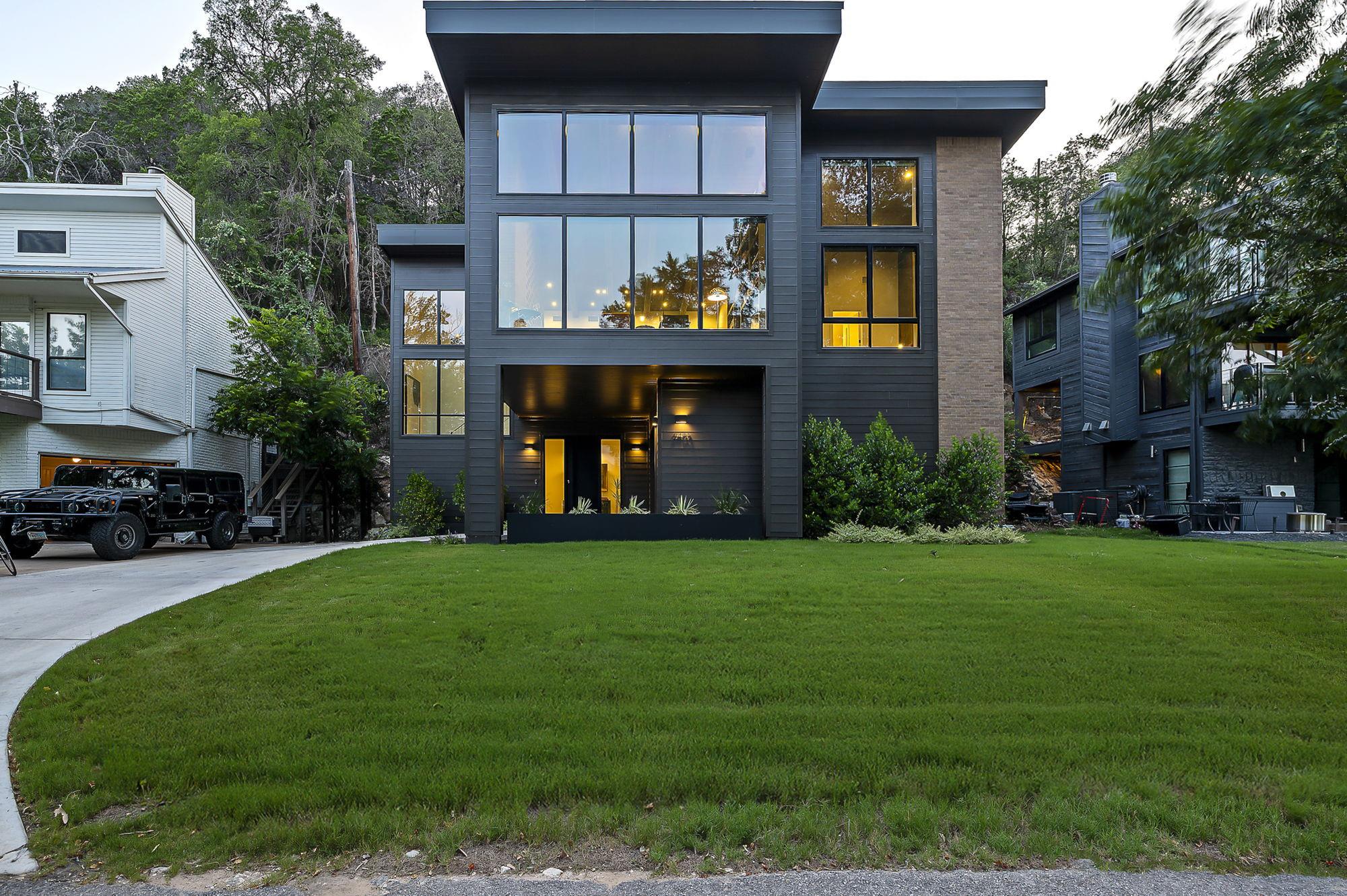 2403 Big Horn DR