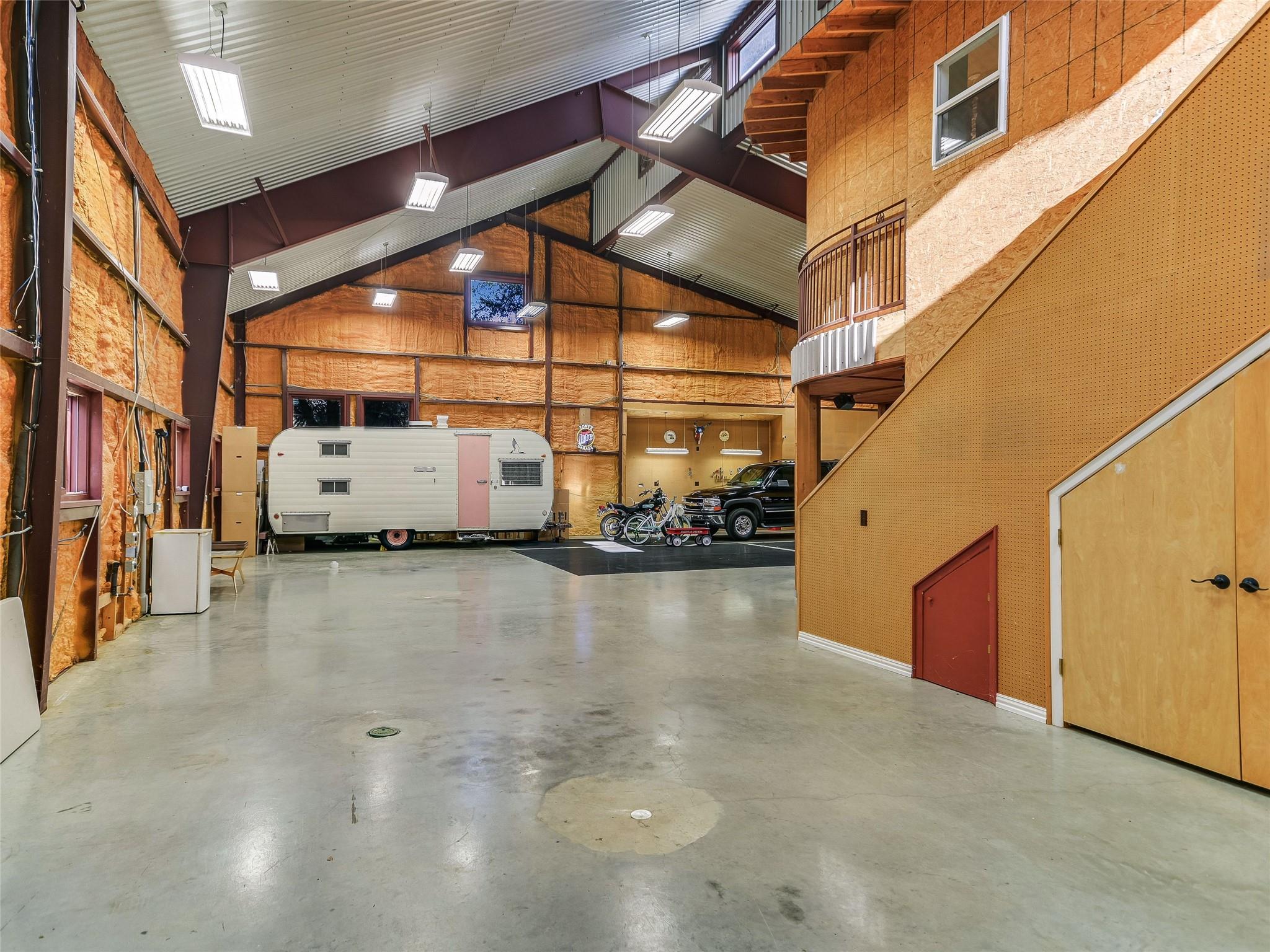 10213 Circle DR