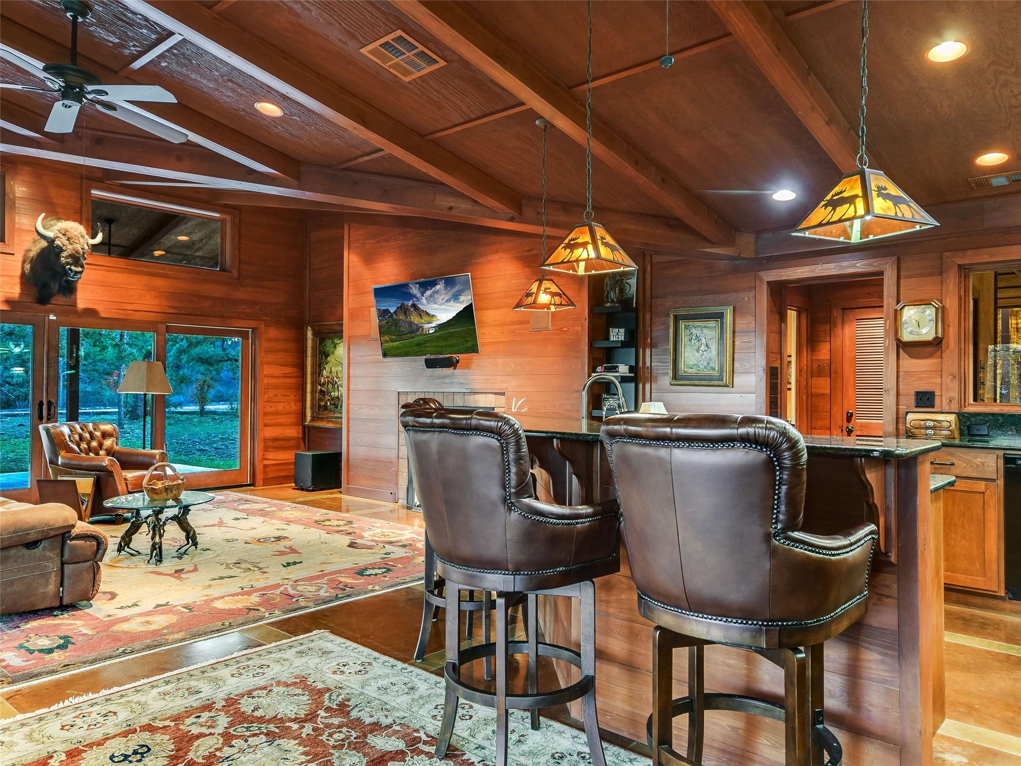 10213 Circle DR