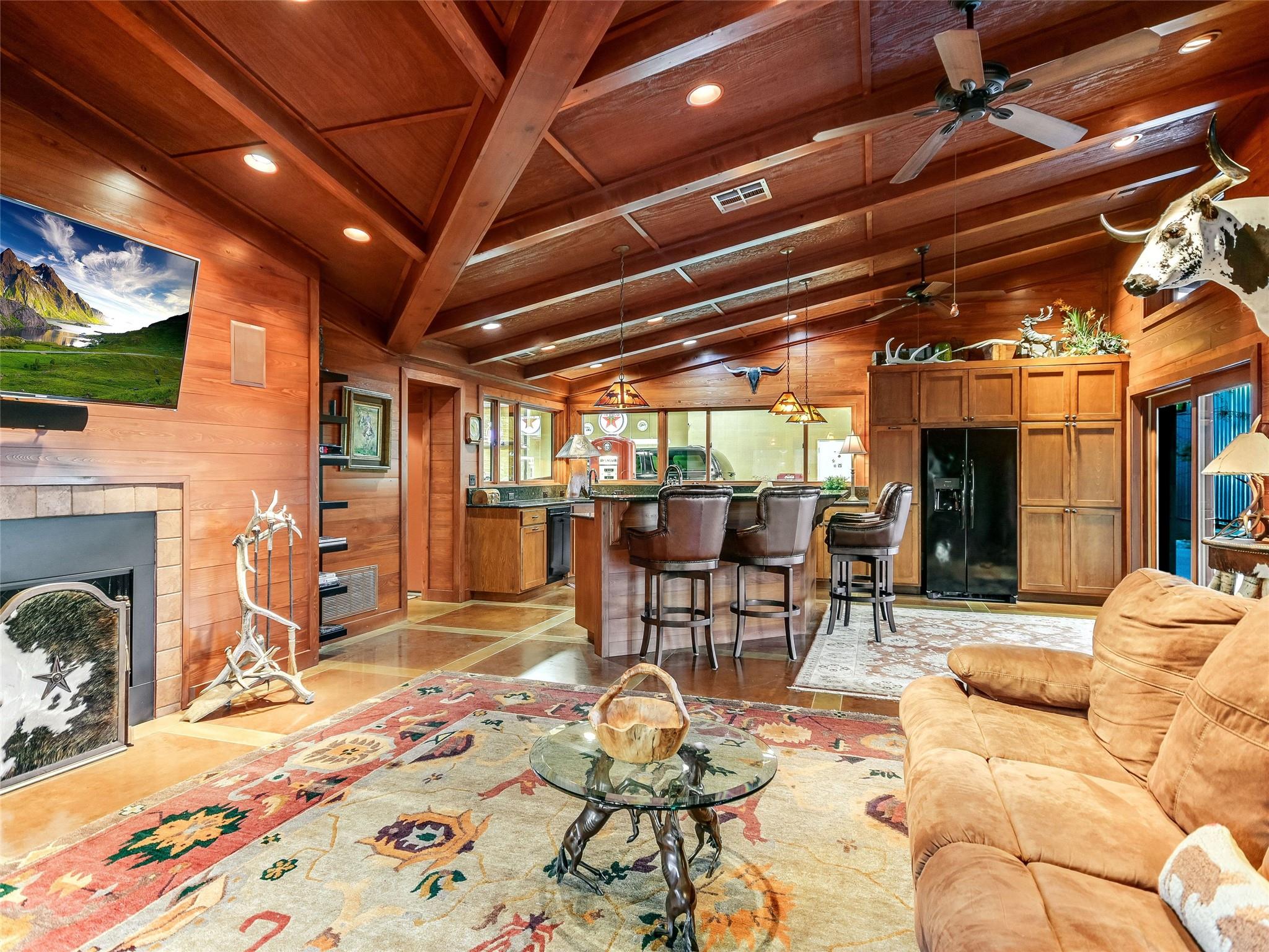 10213 Circle DR