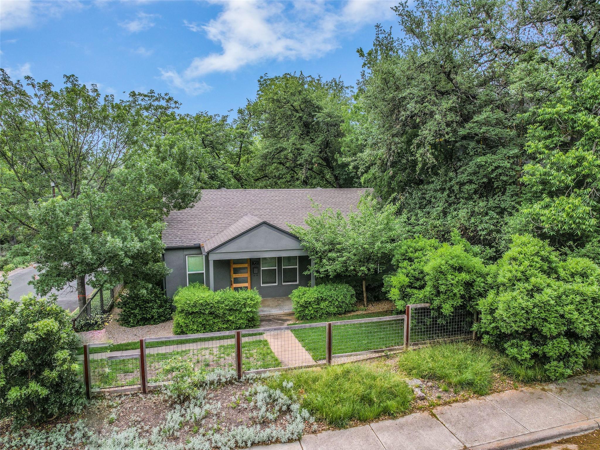 701 Bouldin Ave