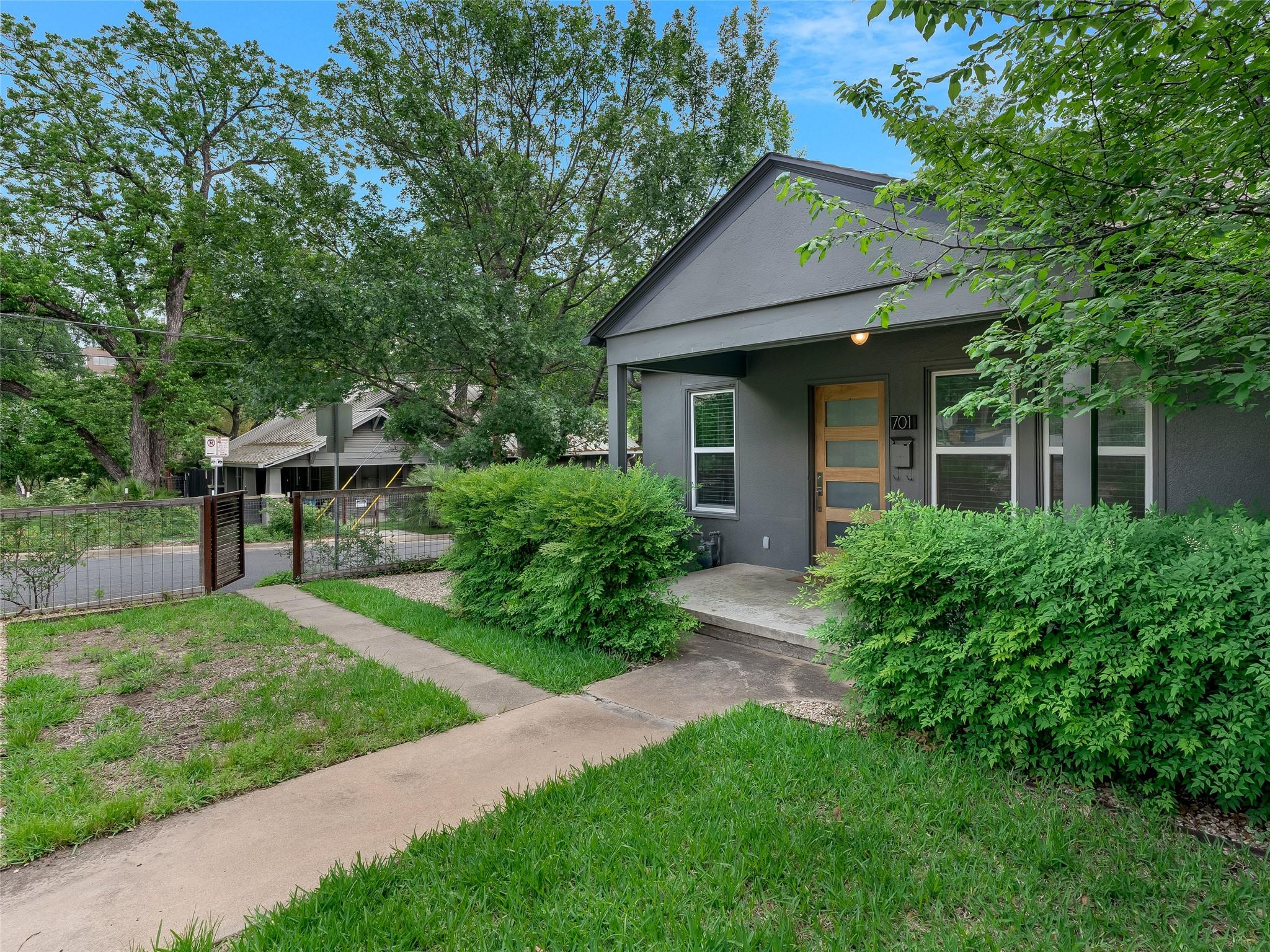 701 Bouldin Ave