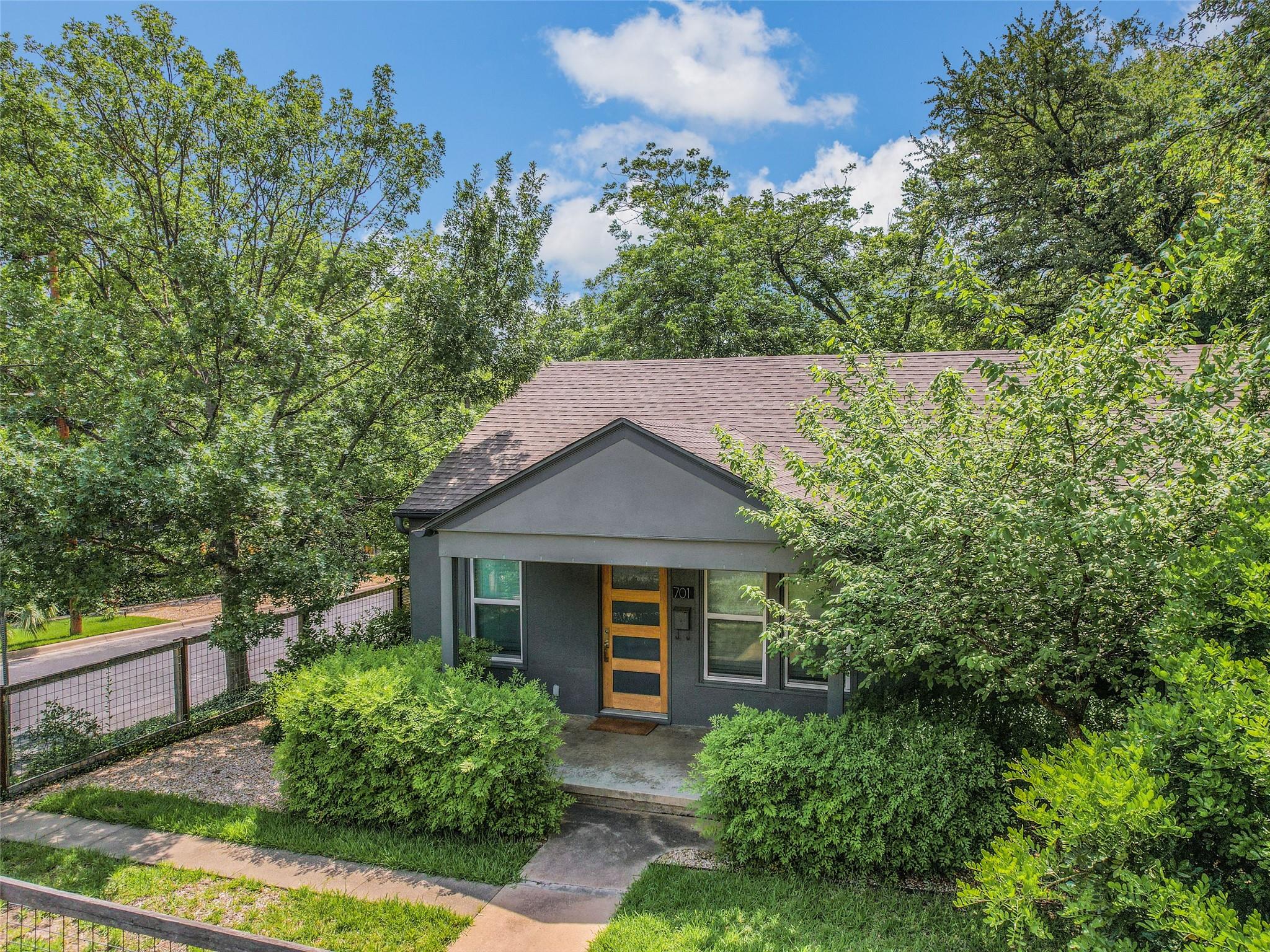 701 Bouldin Ave