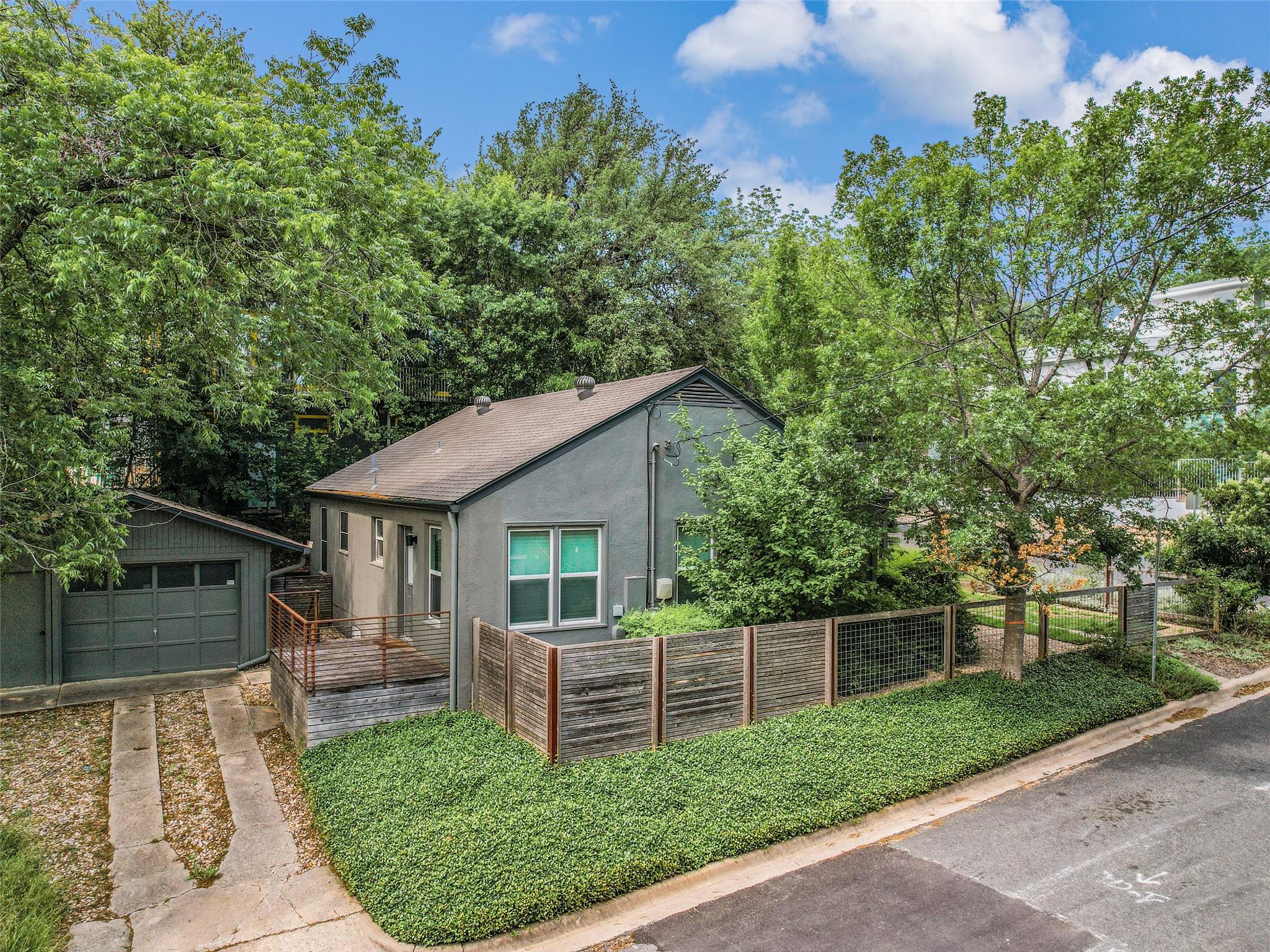 701 Bouldin Ave