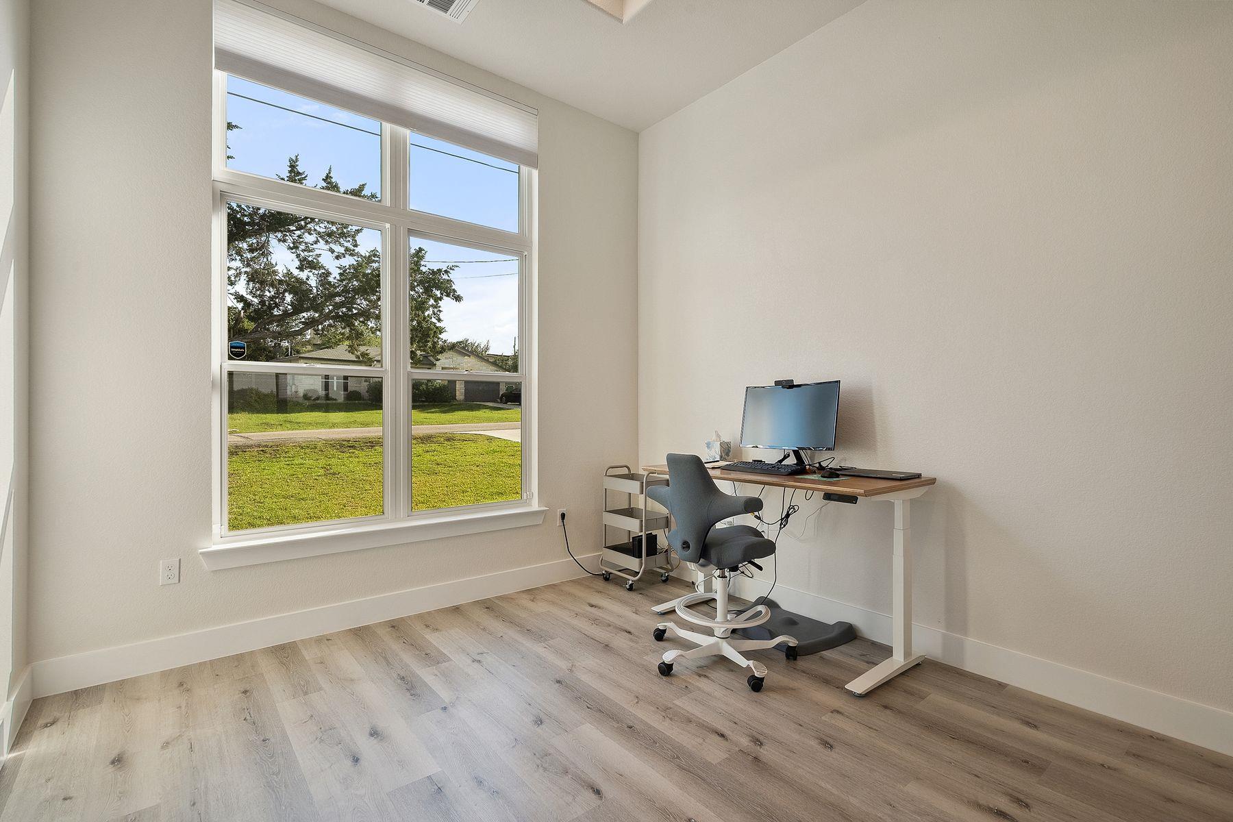 20704 Leaning Oak DR, Lago Vista