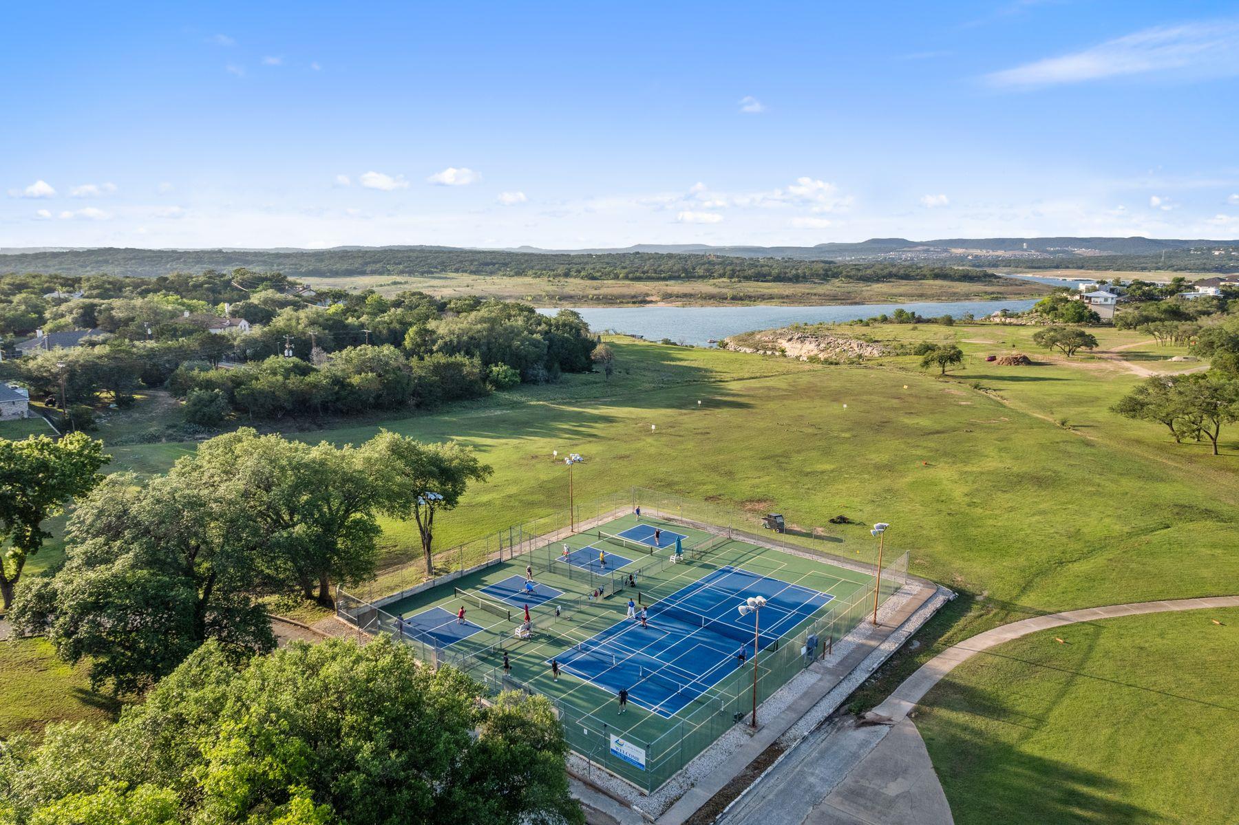 20704 Leaning Oak DR, Lago Vista