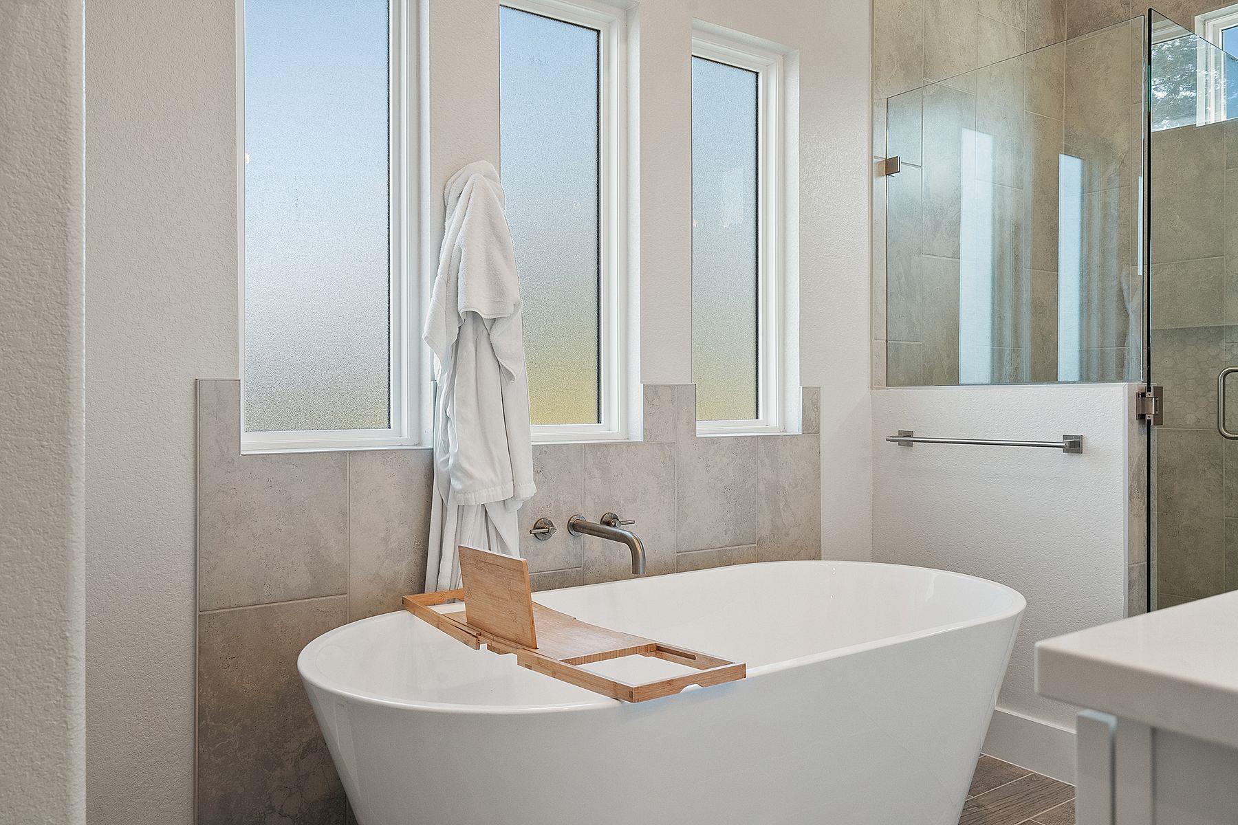 20704 Leaning Oak DR, Lago Vista