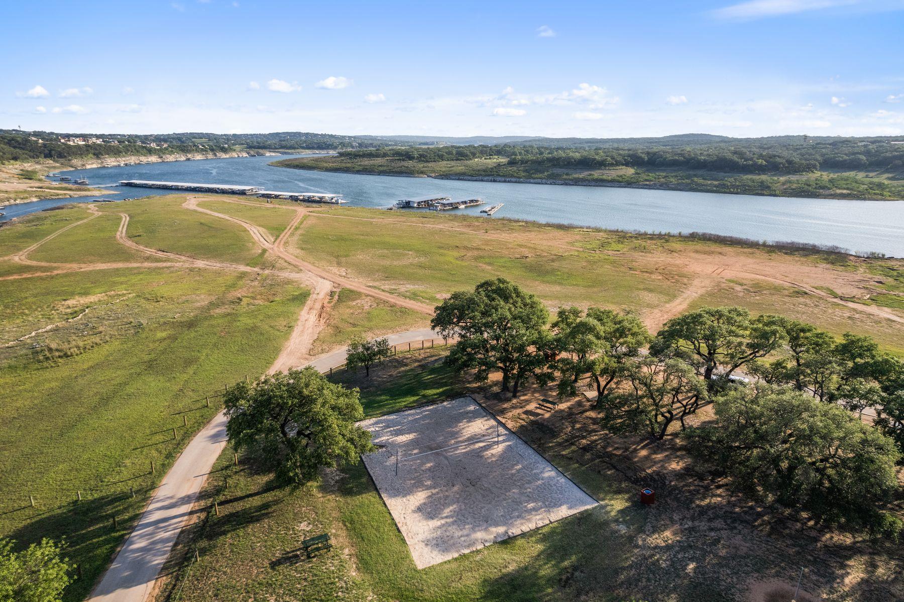 20704 Leaning Oak DR, Lago Vista