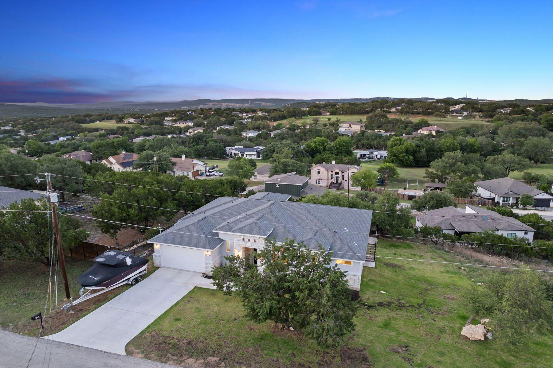 20704 Leaning Oak DR, Lago Vista