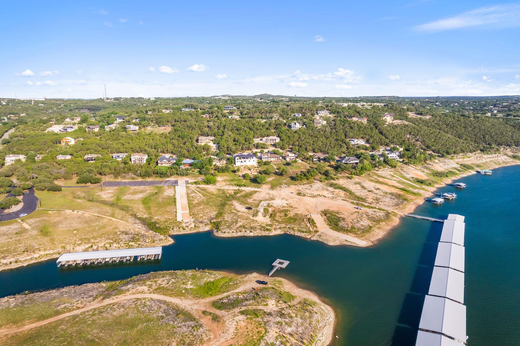 20704 Leaning Oak DR, Lago Vista