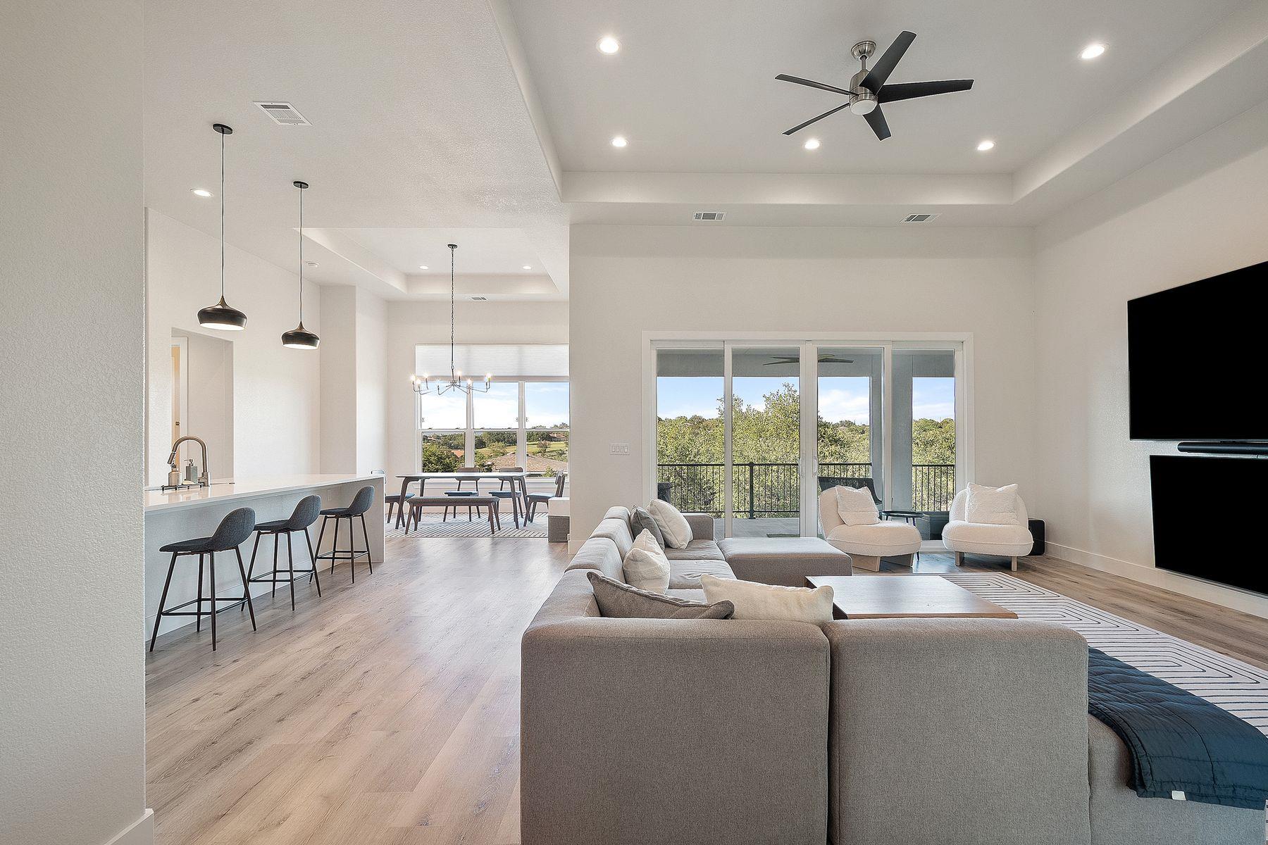 20704 Leaning Oak DR, Lago Vista