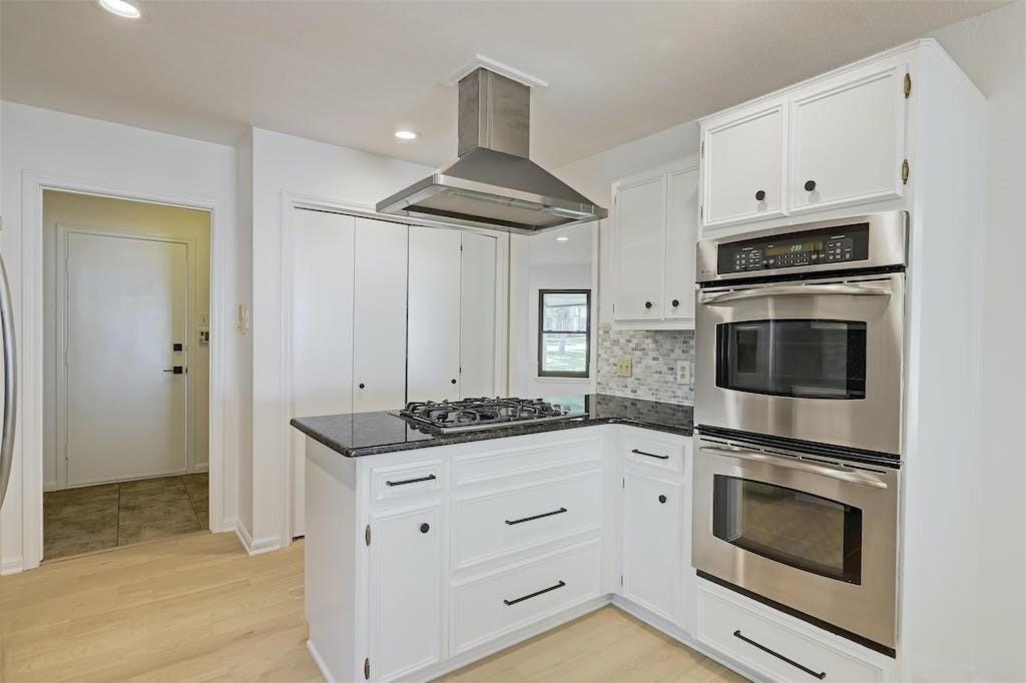 2115 Wychwood DR