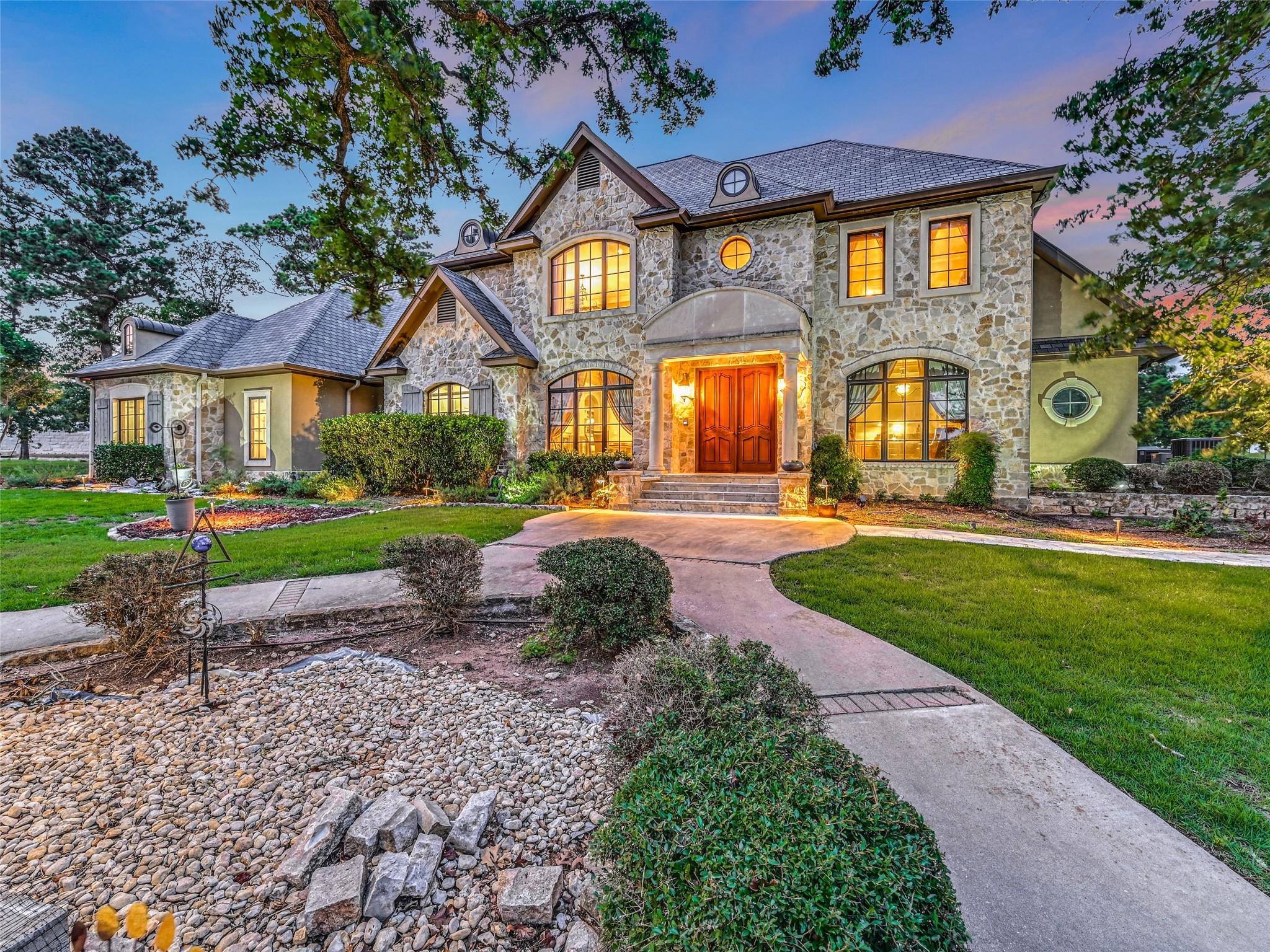 106 Elm CT
