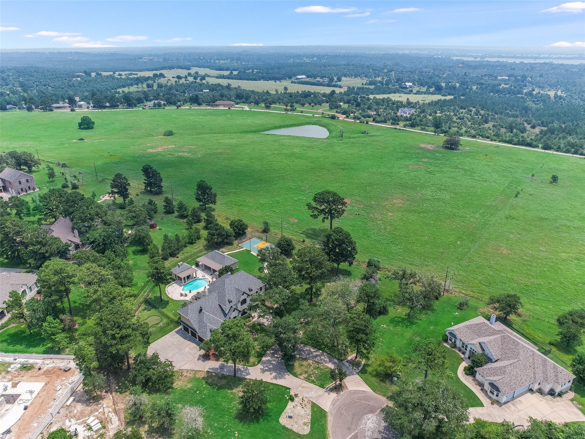 106 Elm CT