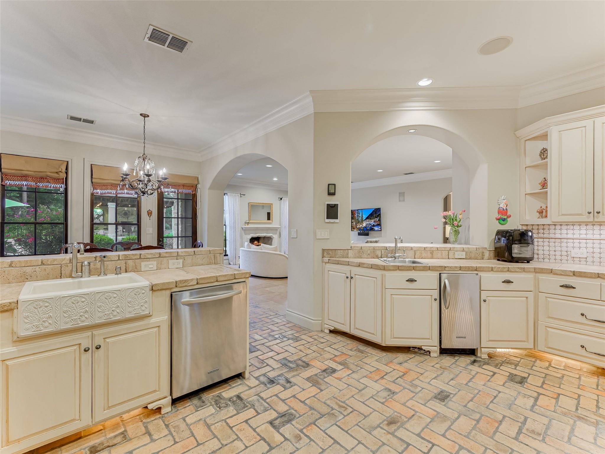 106 Elm CT