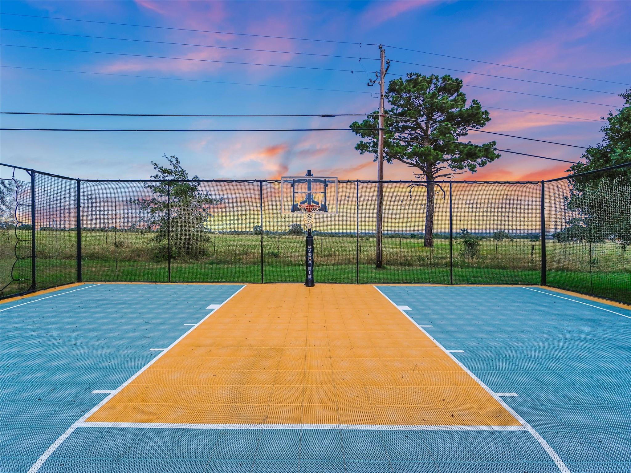 106 Elm CT