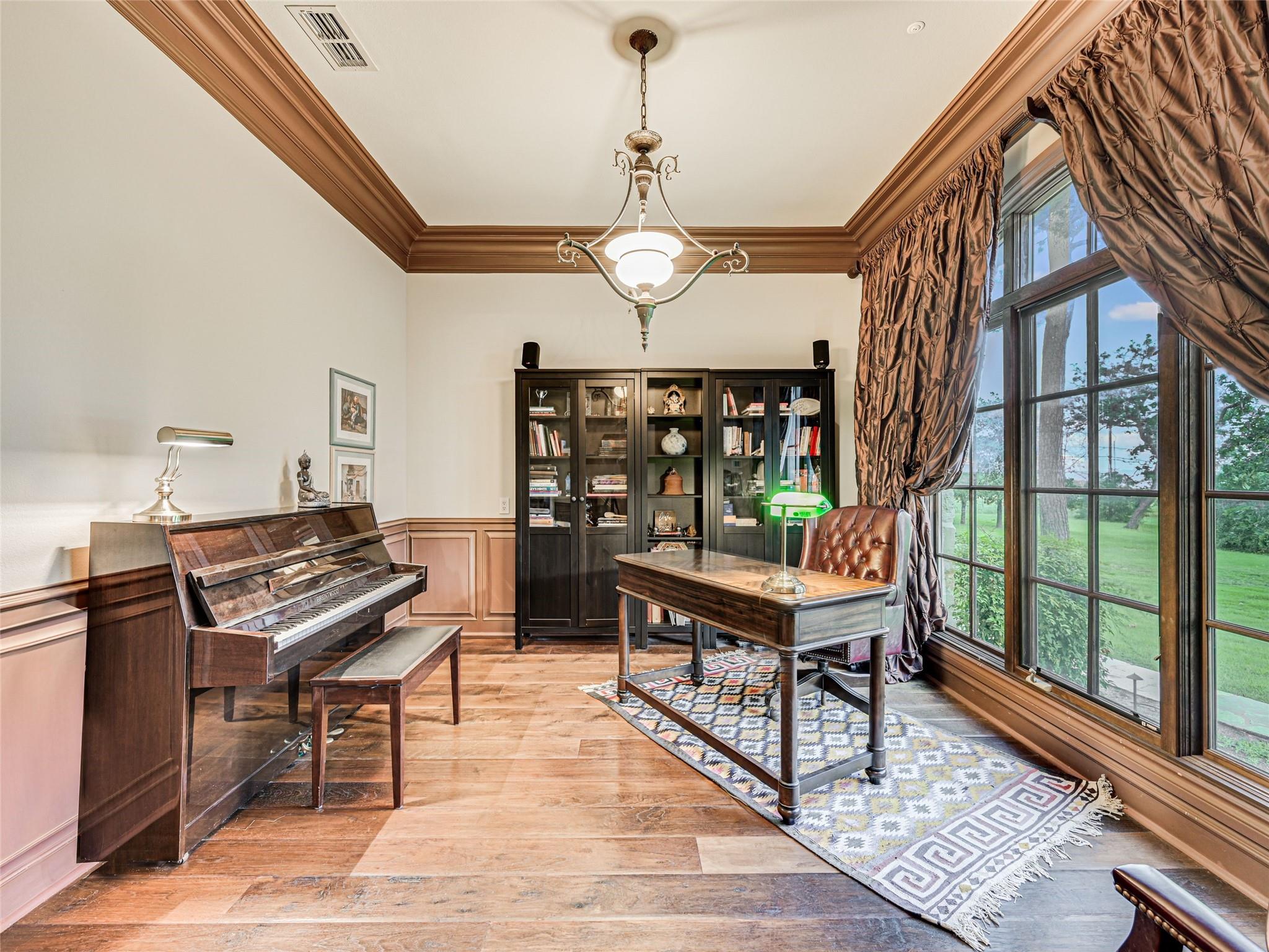 106 Elm CT
