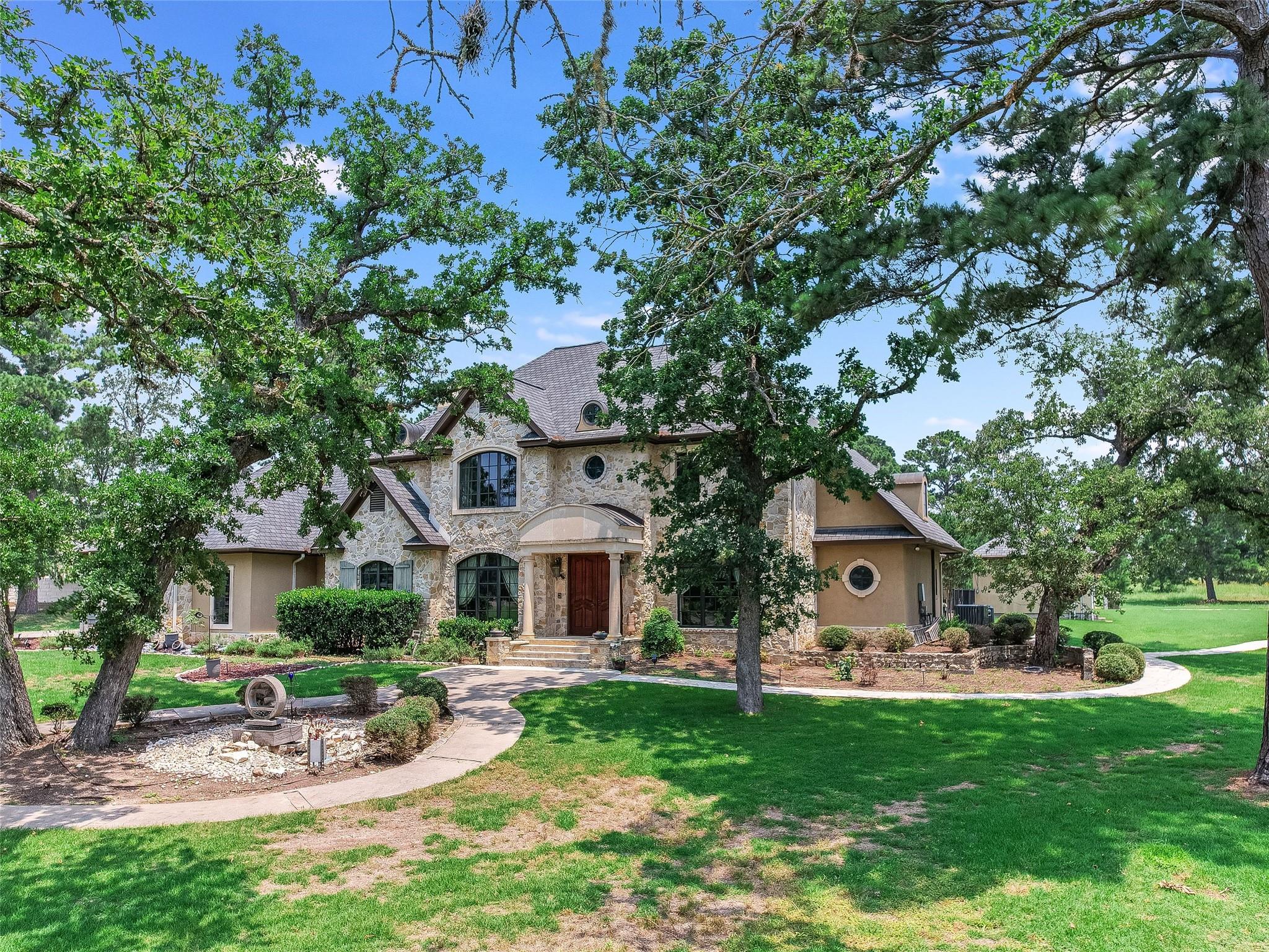 106 Elm CT