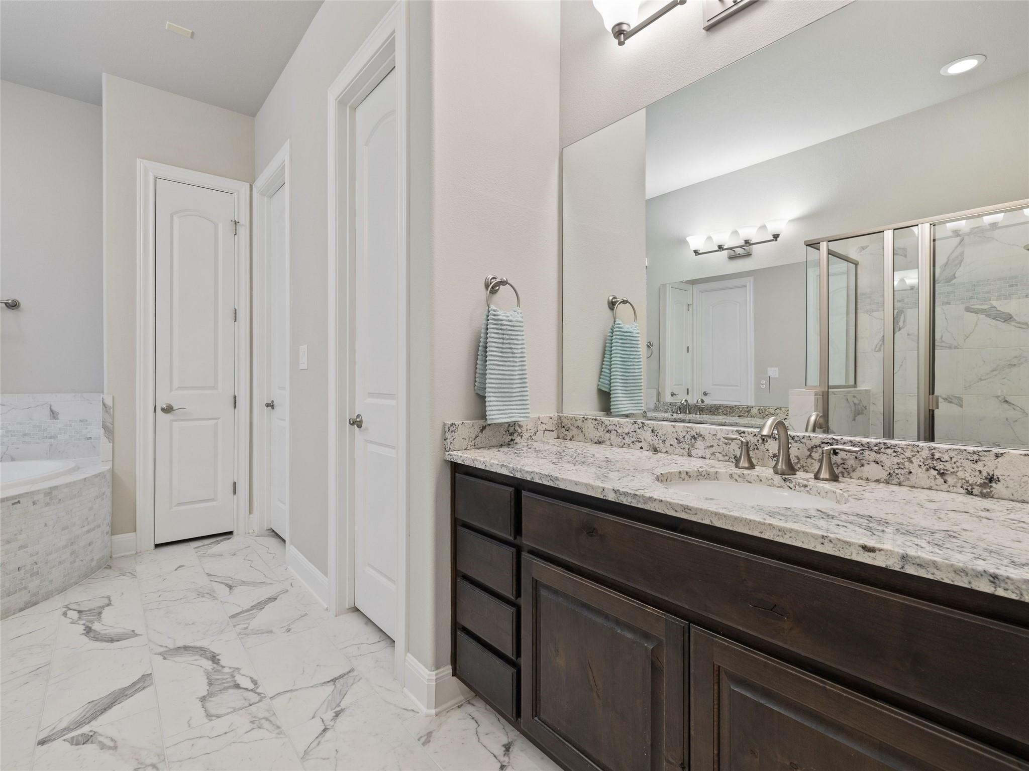 3417 Flat Iron CT