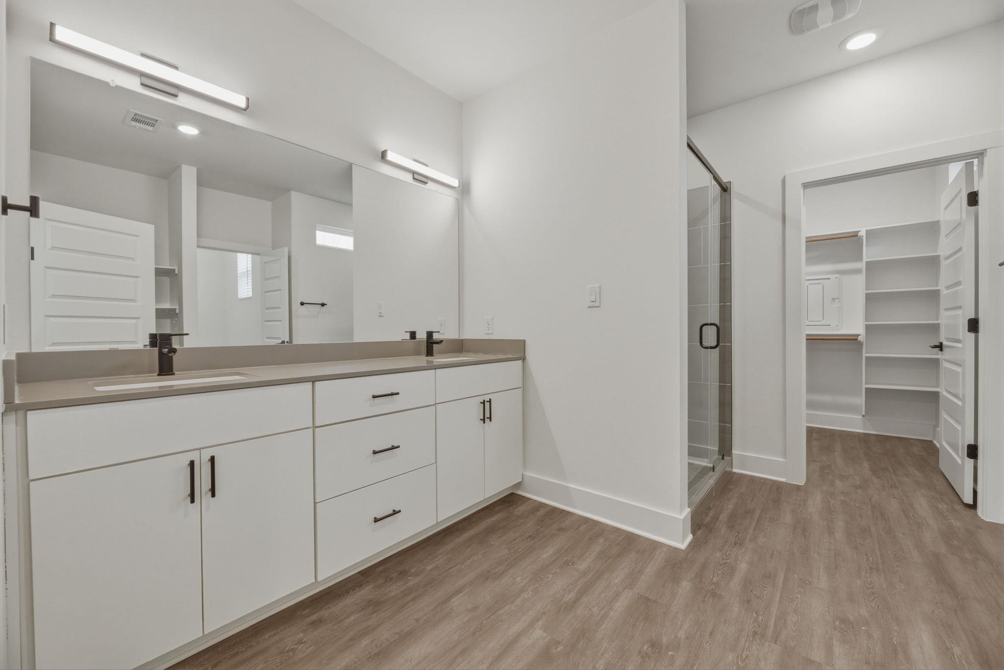 2009 Iroquois LN # A