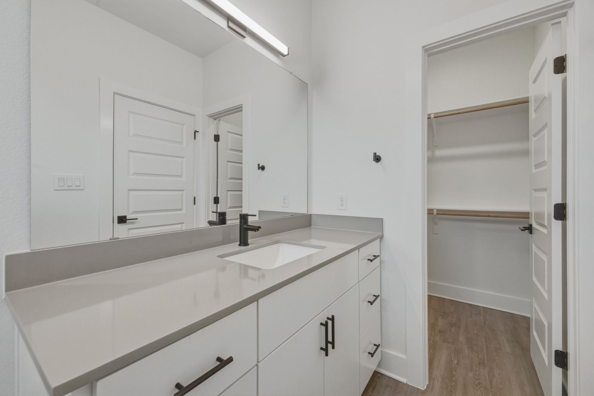 2009 Iroquois LN # A