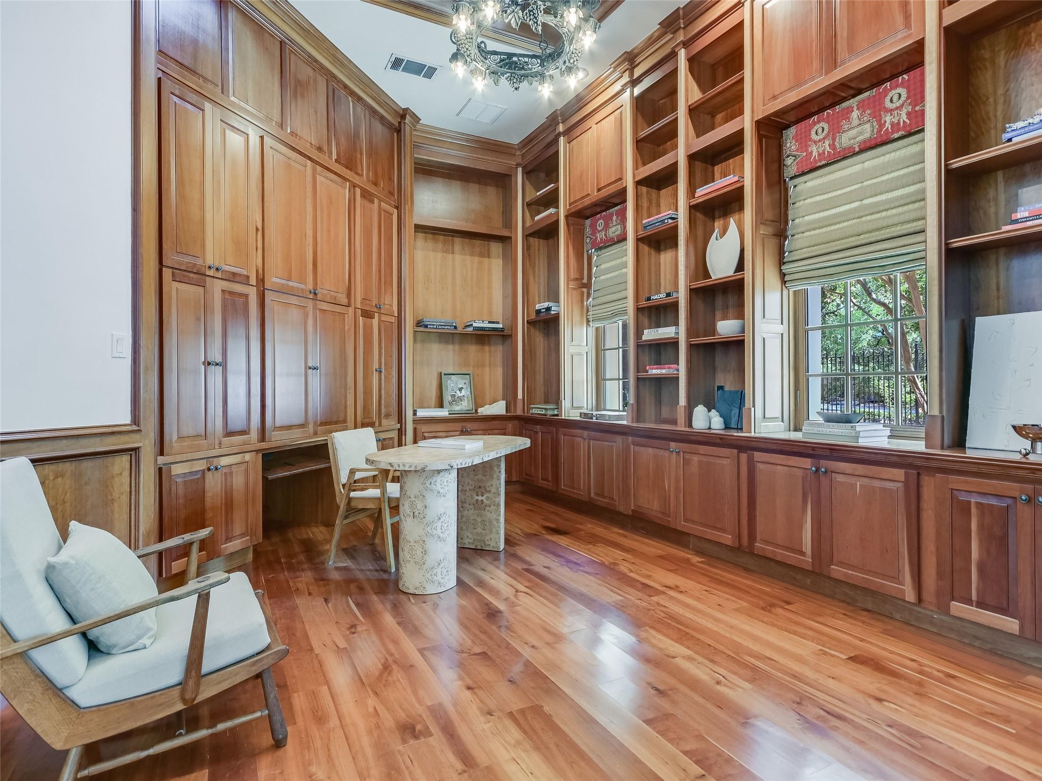 4511 ISLAND CV
