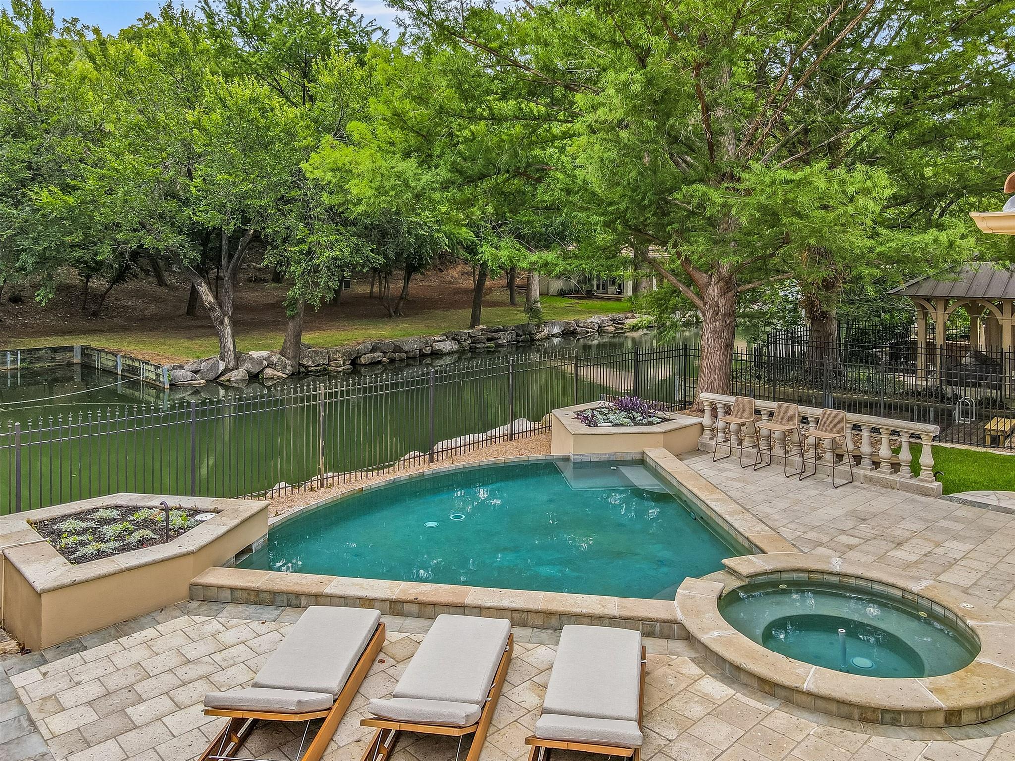 4511 ISLAND CV