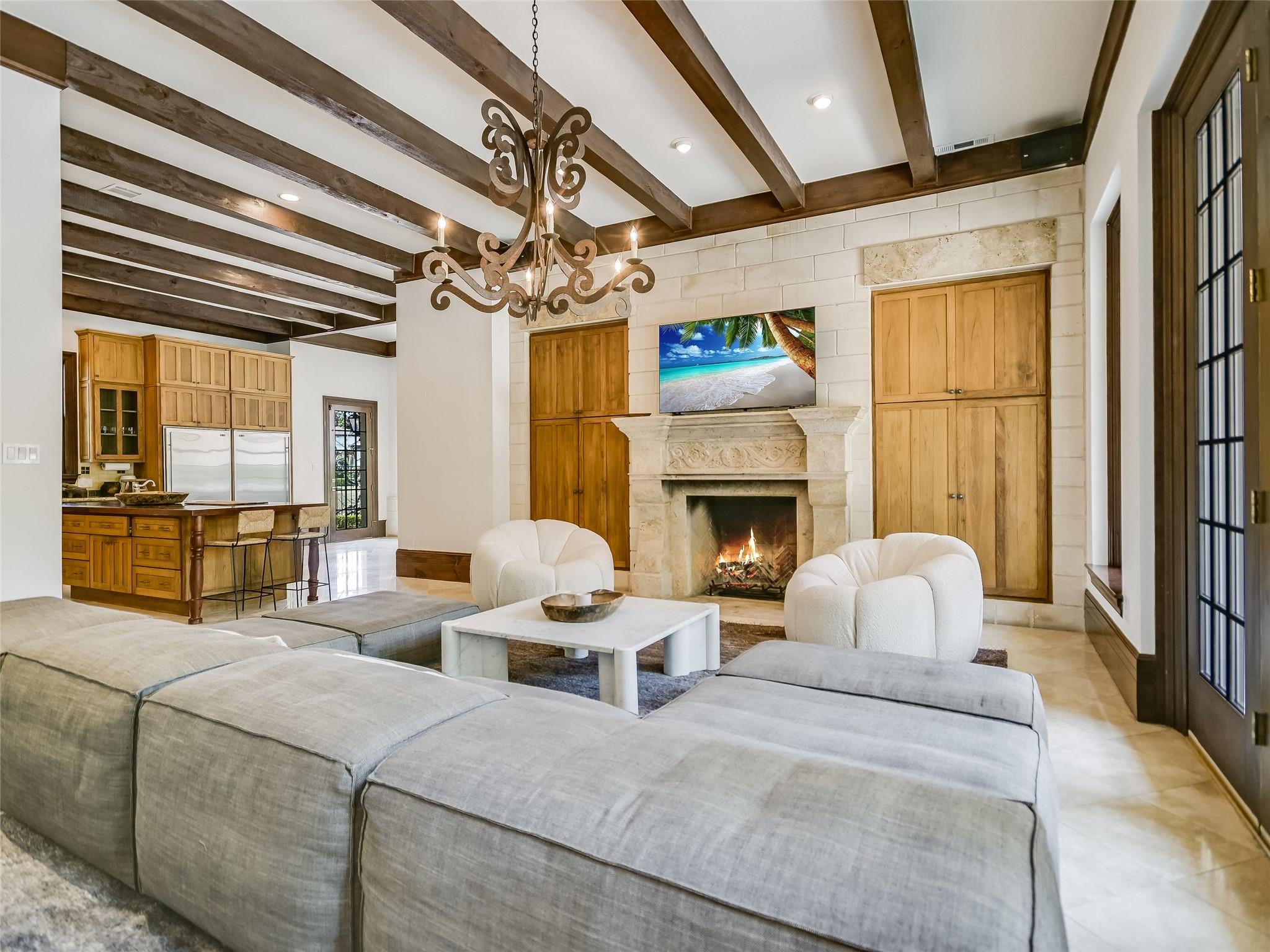 4511 ISLAND CV