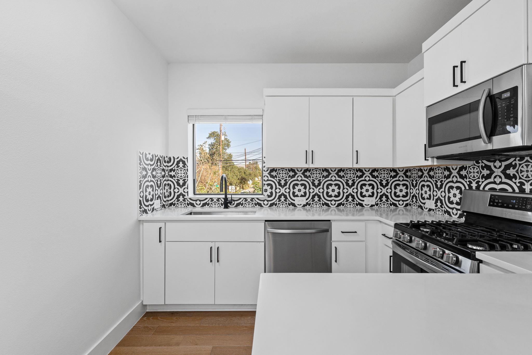 1128 Chicon ST # 200