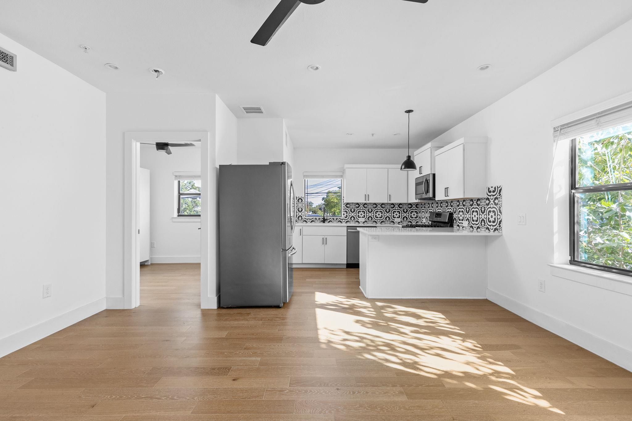 1128 Chicon ST # 200