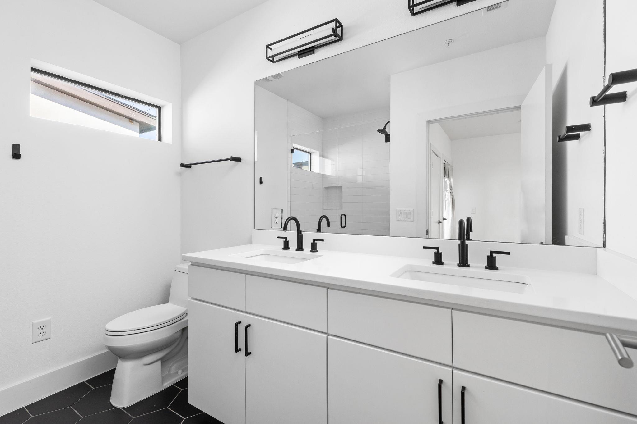 1128 Chicon ST # 200