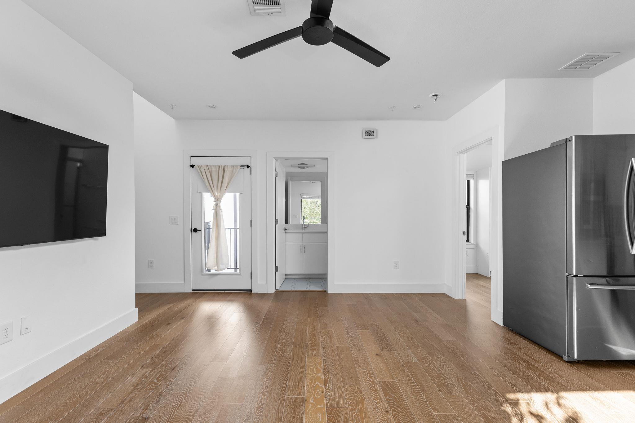 1128 Chicon ST # 200