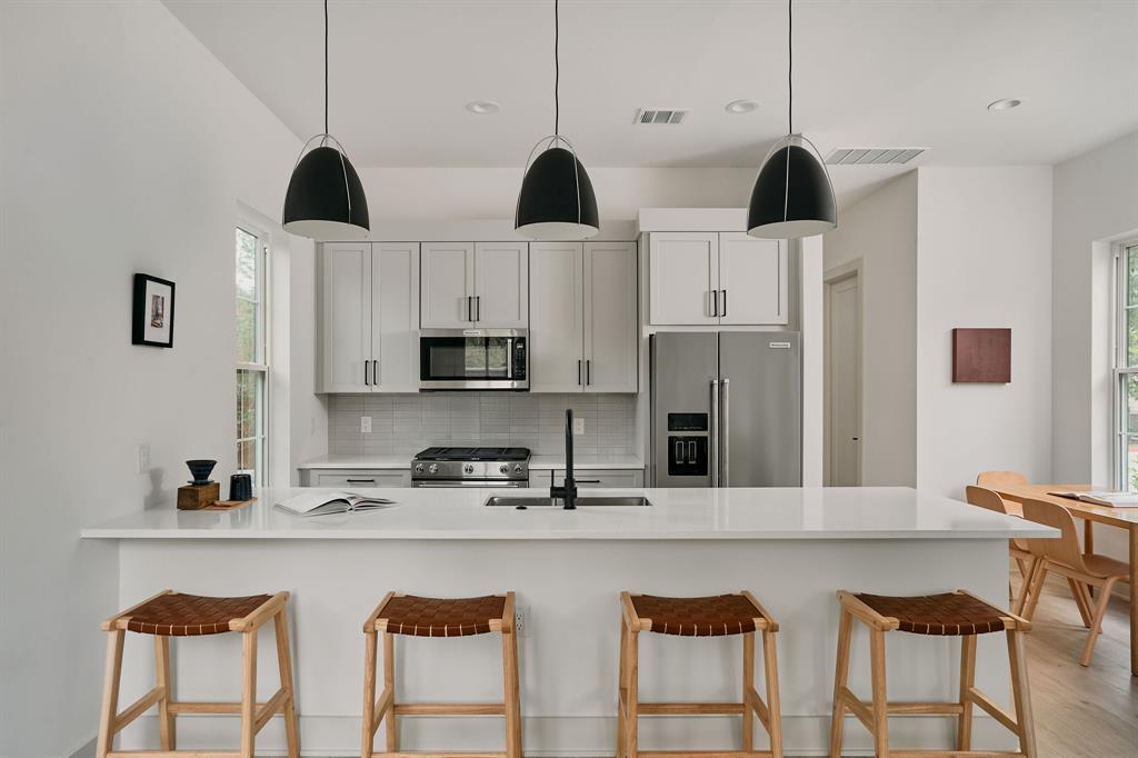 2209 Woodland Ave # 901