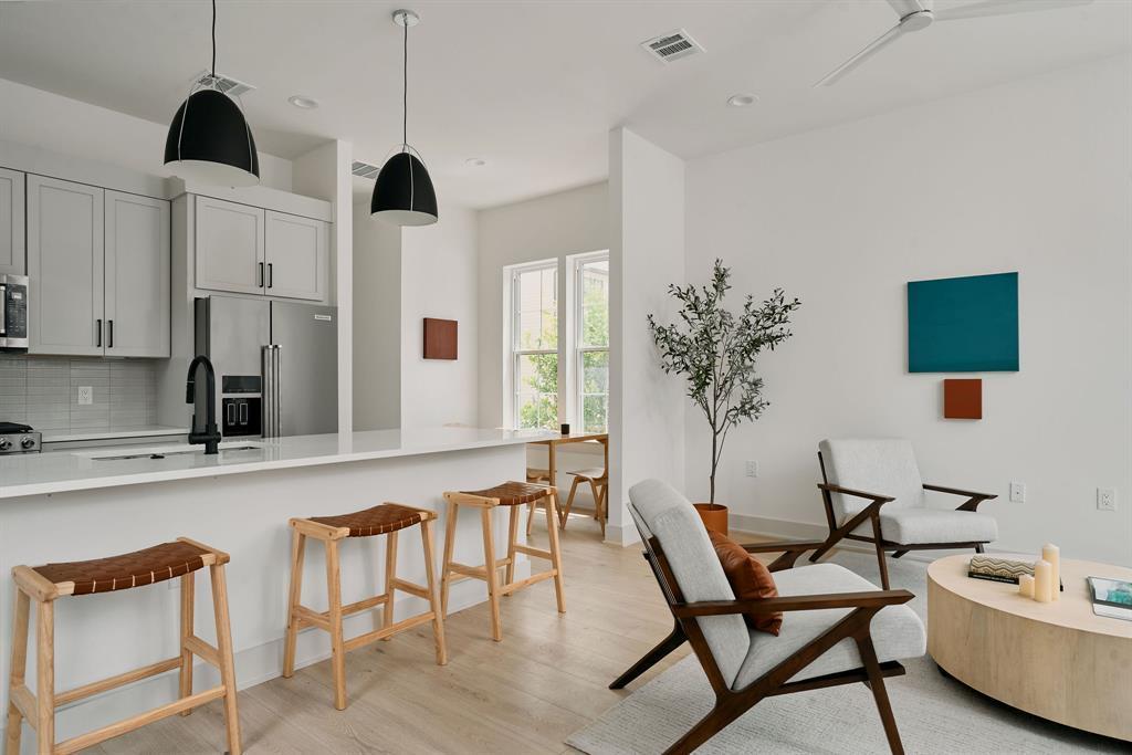 2209 Woodland Ave # 901