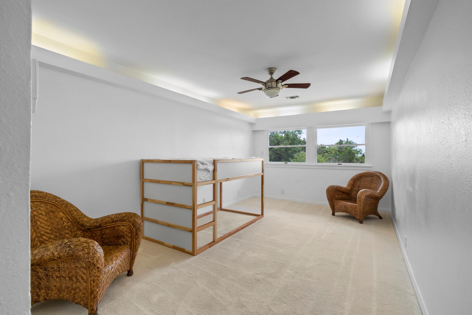 3935 Lago Vista DR