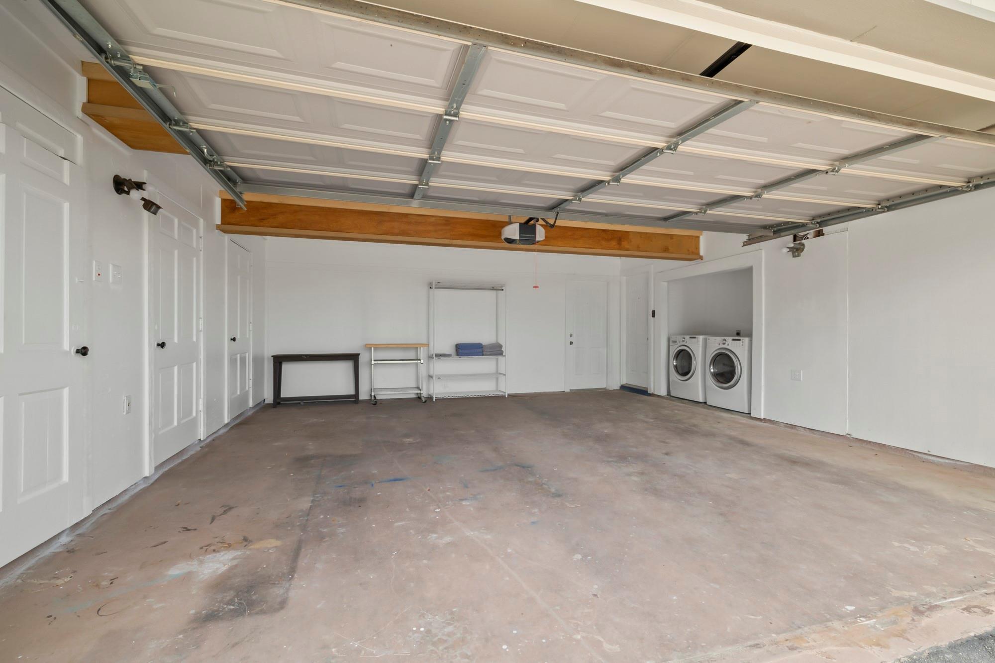 3935 Lago Vista DR